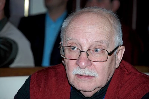 Один из основателей КВН — легендарный тележурналист Сергей Муратов скончался в 2015 году. Фото: tv.cultura.ru