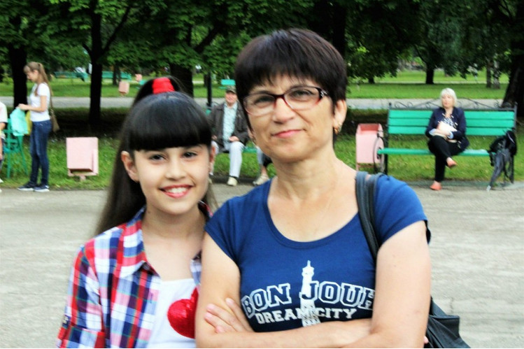 Диана Анкудинова с приемной мамой Ириной. Фото: Социальные сети
