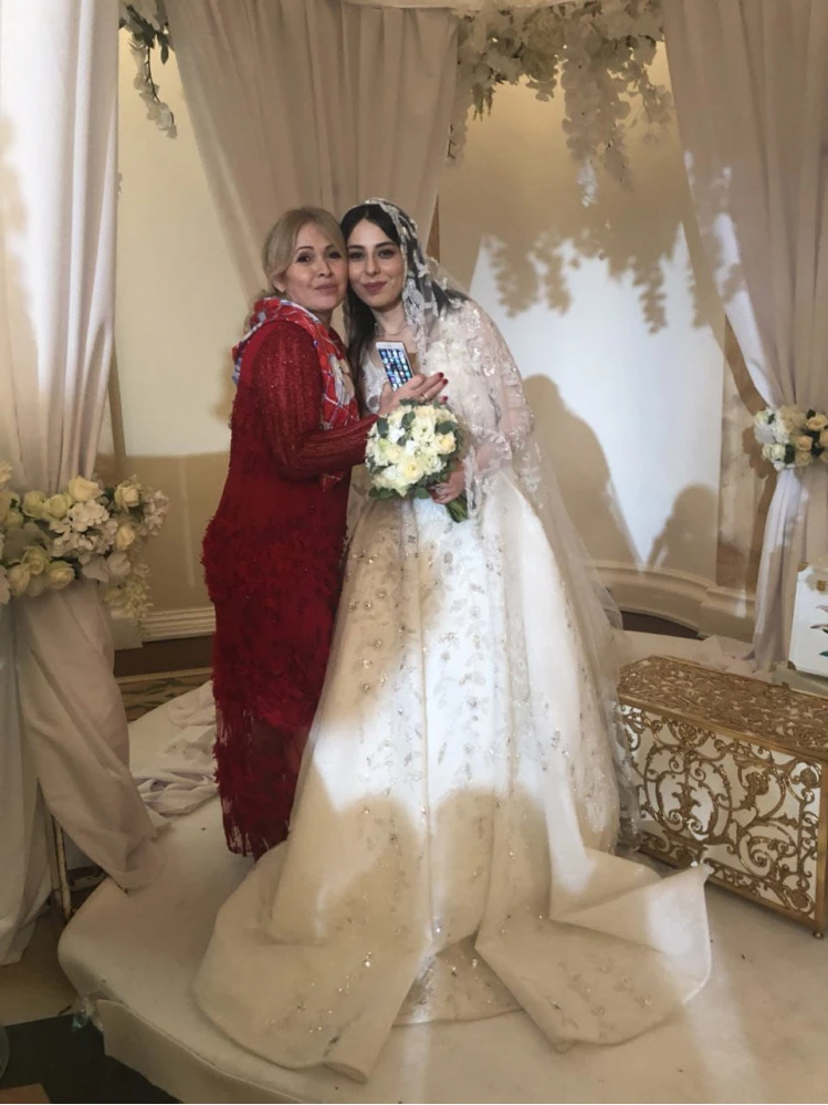 Невеста с мамой жениха