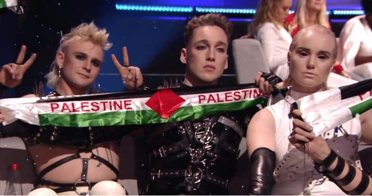 Группа Hatari с палестинскими флагами в прямом эфире «Eвровидения».Фото: Eurovision.tv