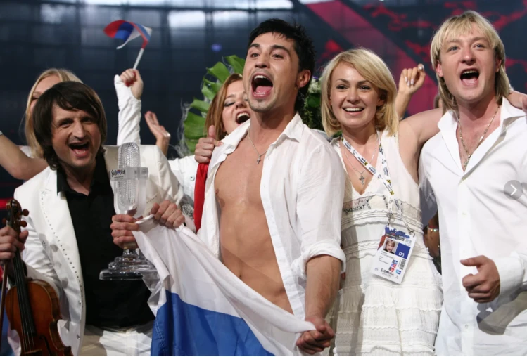 Победитель «Евровидения-2008» Дима Билан и его команда. Фото: zvezdi.tv
