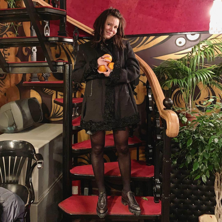 Наталья Туровникова в баре Simachev. Фото: Instagram @shop_bar_ds