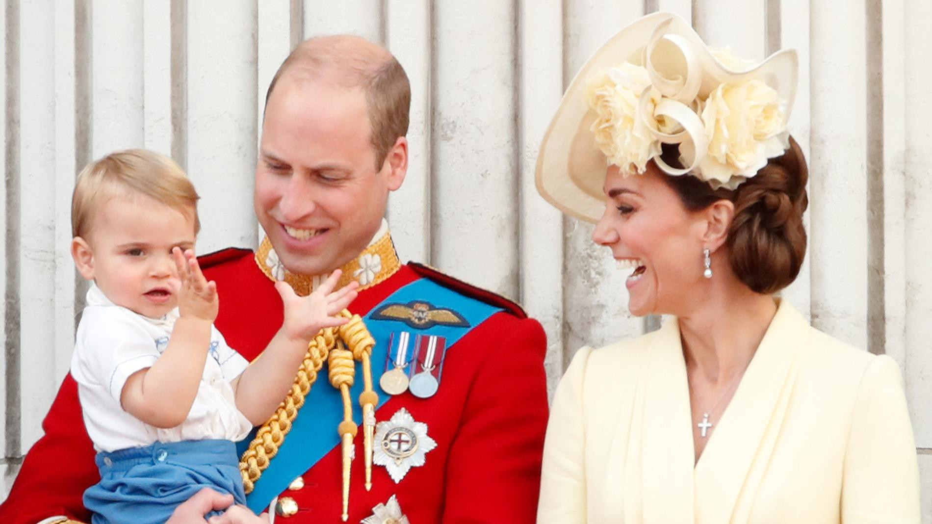 Принц Уильям и Кейт Миддлтон с младшим сыном Луи. Фото: Getty Images