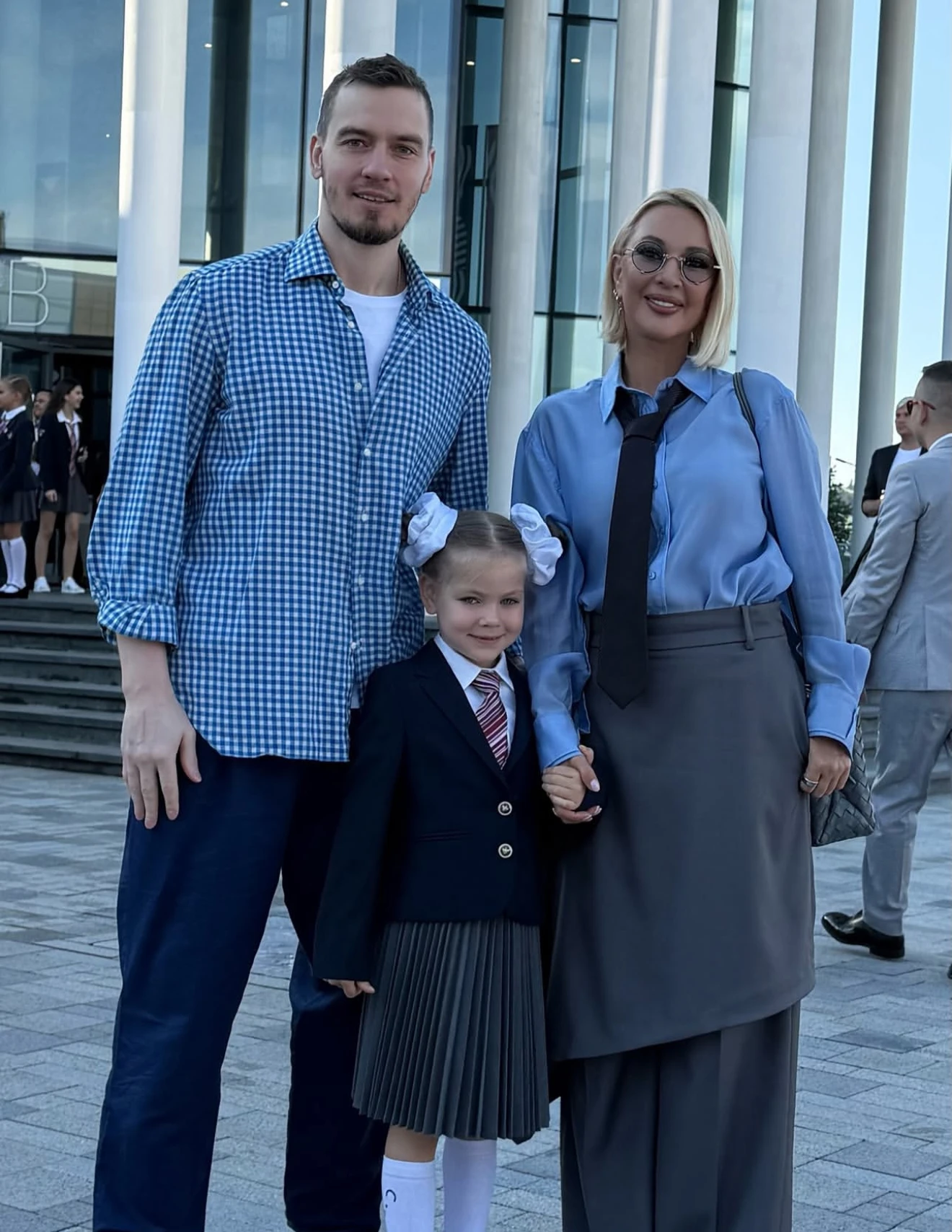 Лера Кудрявцева с мужем и дочкой. Фото: Instagram (Запрещён в РФ) @leratv 