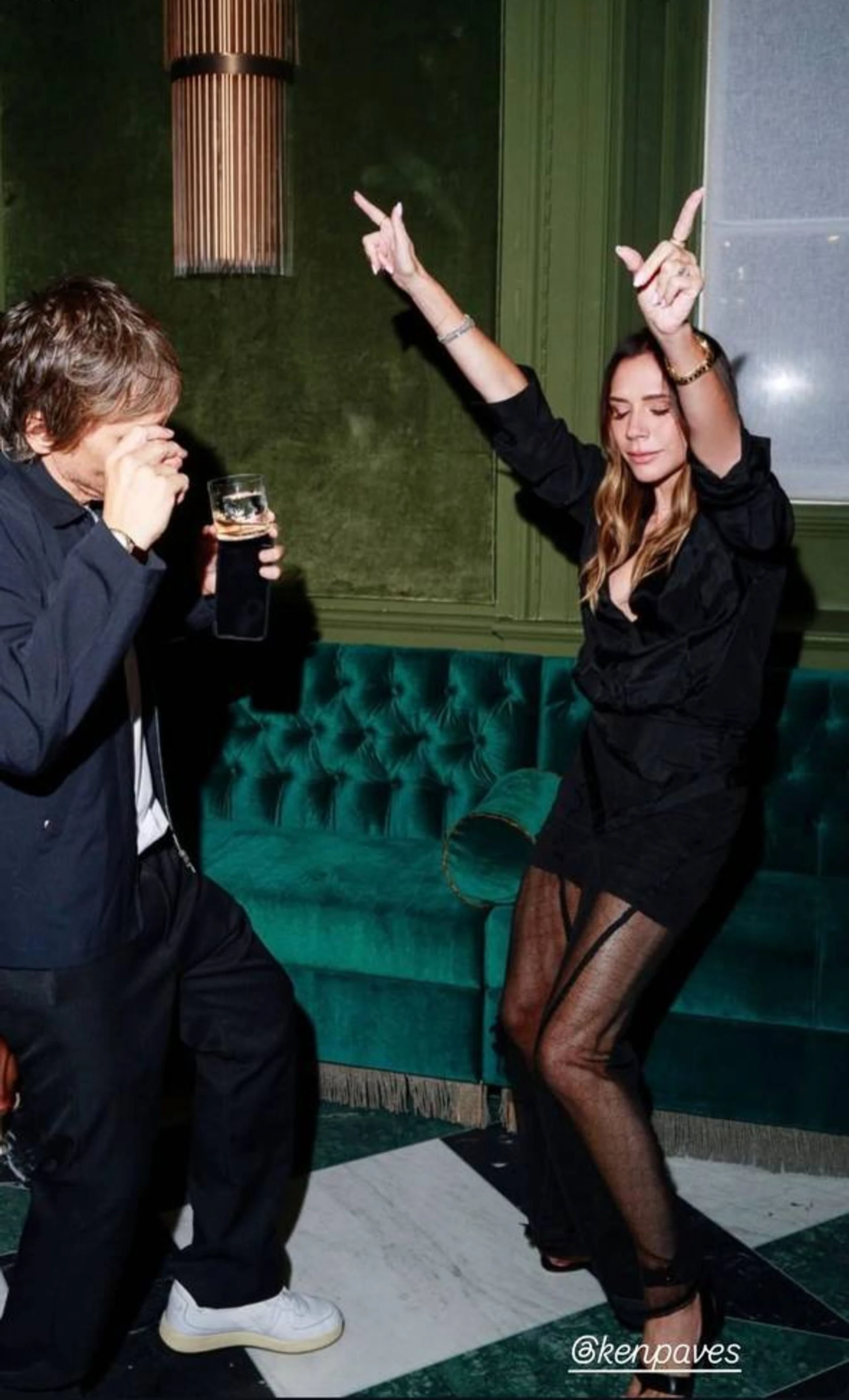 Фото: Инстаграм (запрещён в РФ) @victoriabeckham