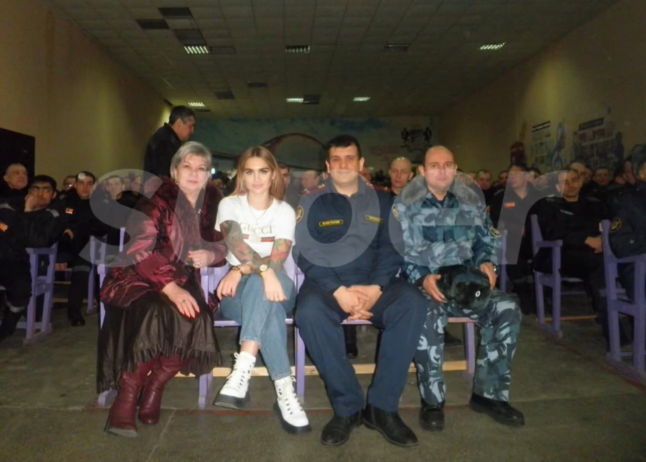Вероника Нестерова и день выступления в колонии Новосибирска. Фото: Инстаграм (запрещен в РФ) @lady_bro_official