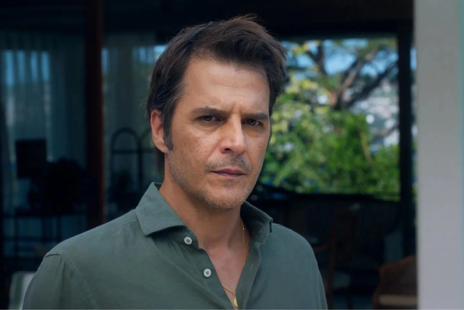 Кадр из сериала «Зависть»