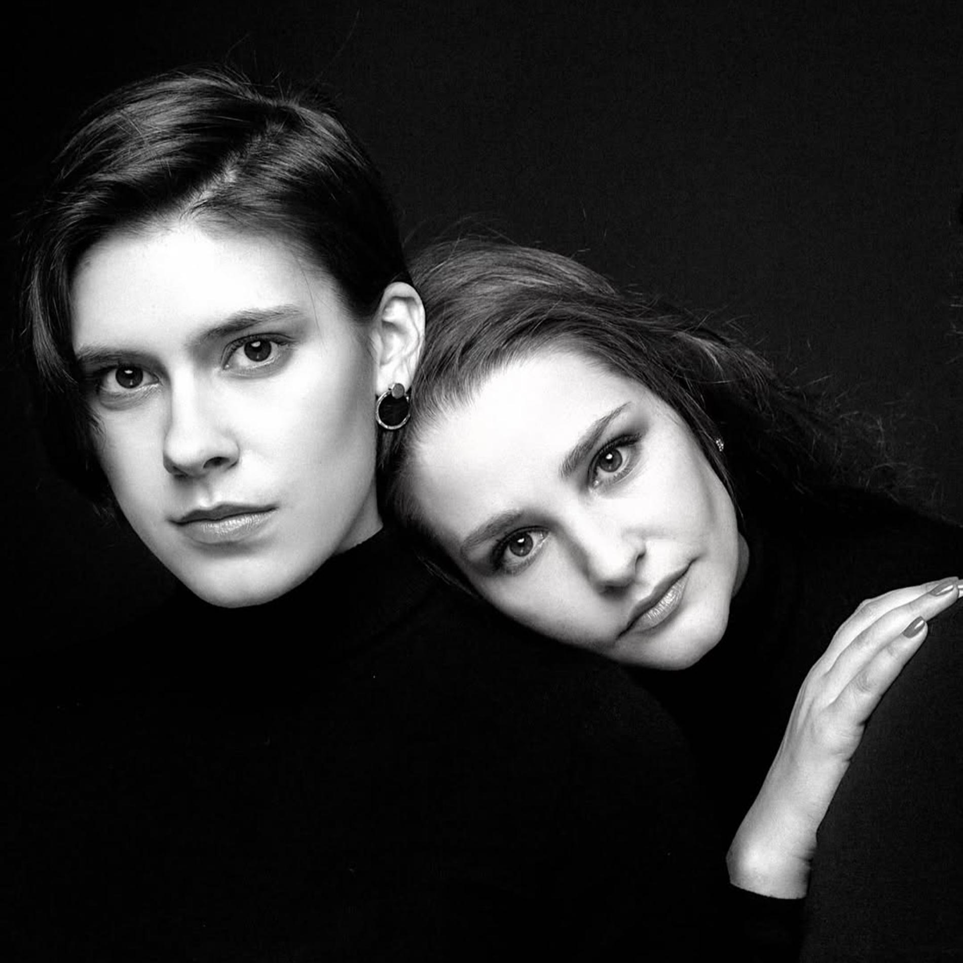 Глафира Тарханова с сестрой. Фото: Инстаграм (запрещён в РФ) @glafiratarhanova