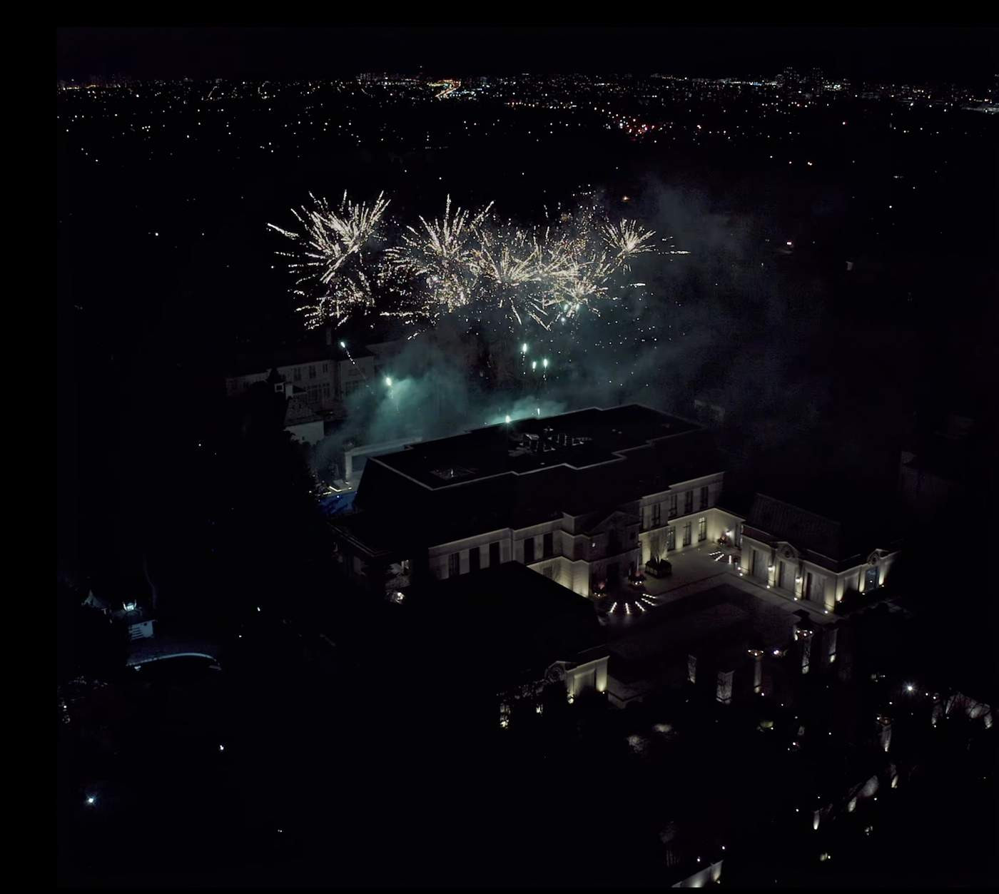 Скриншоты: YouTube / Drake – Toosie Slide