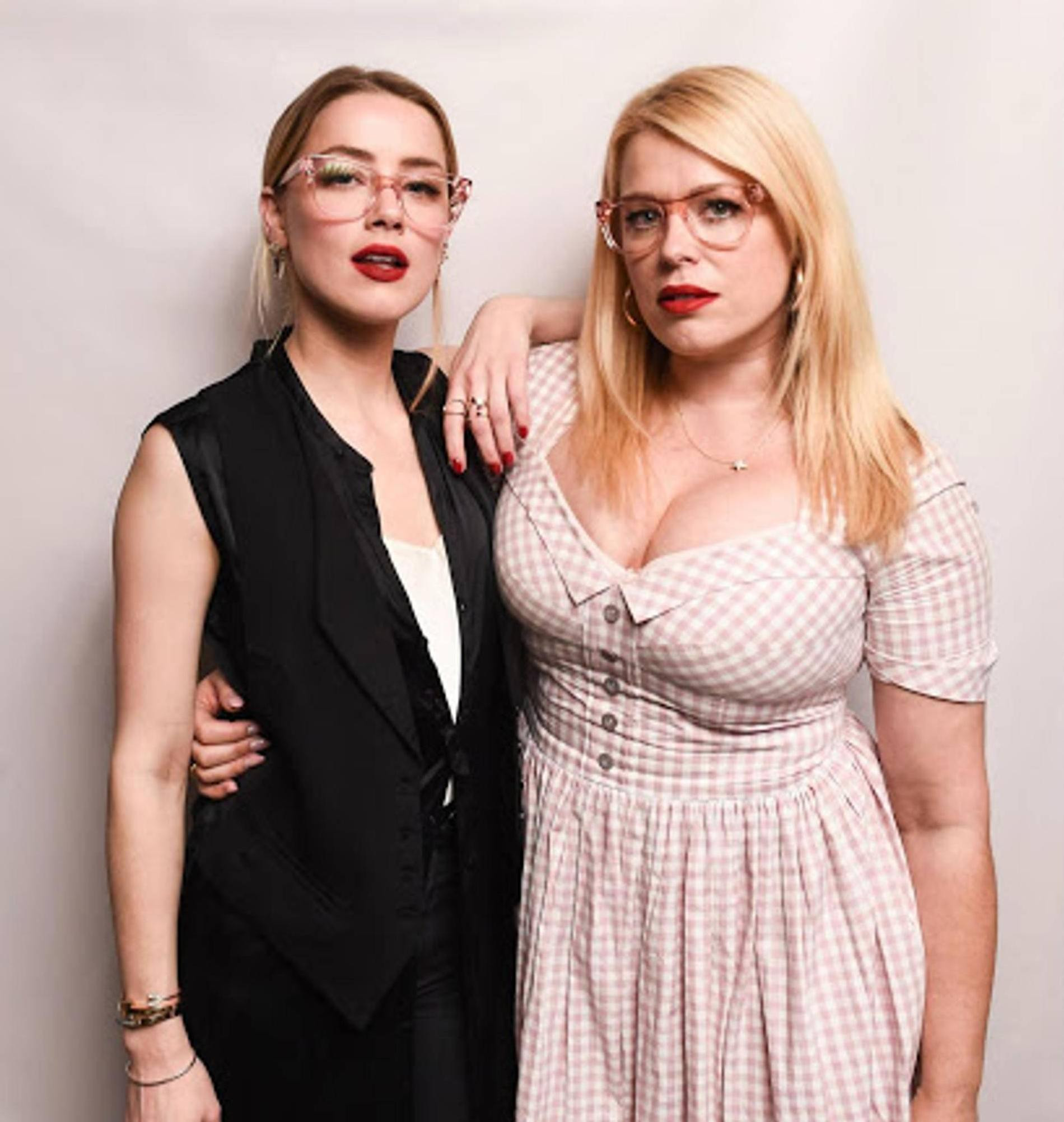 Эмбер Херд и Аманда де Кадене
Фото © amberheard.org