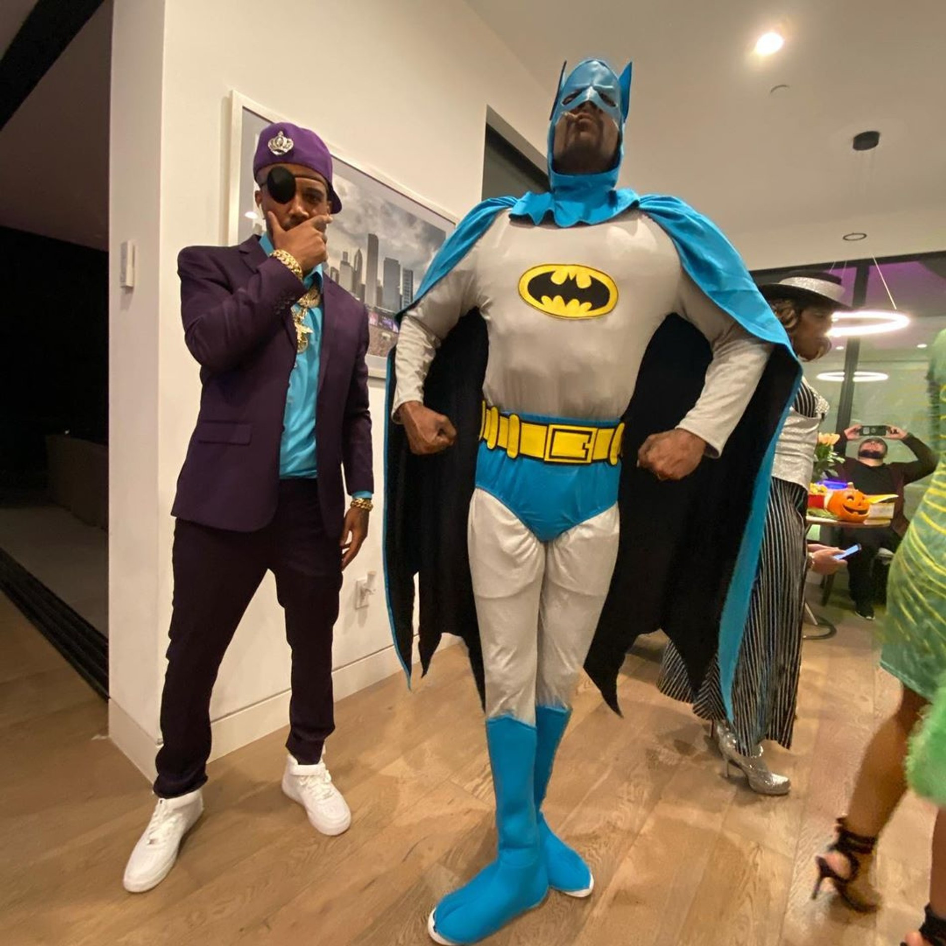 Снуп Дог в образе Бэтмена
Instagram @snoopdogg