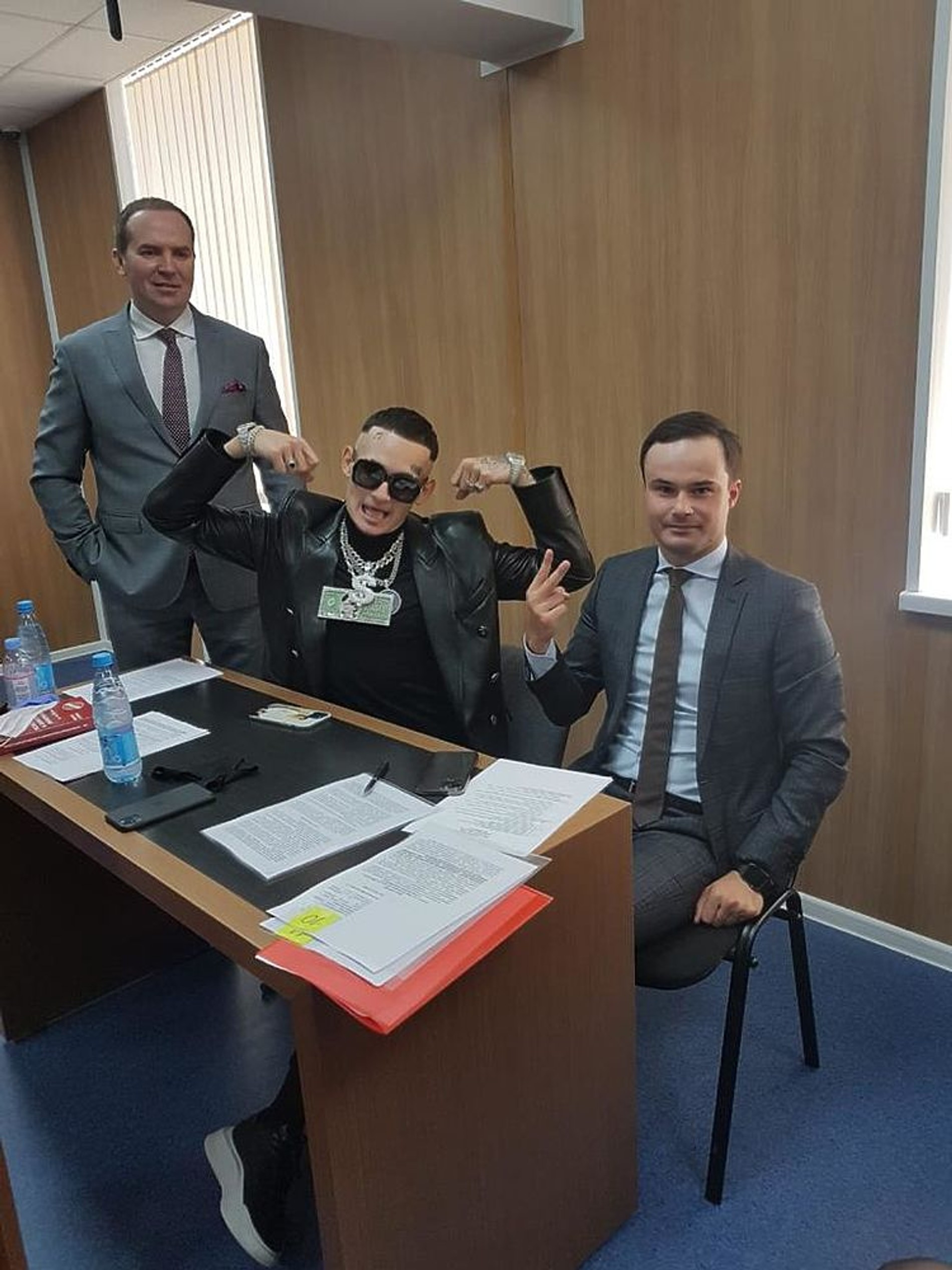 Фото из зала суда