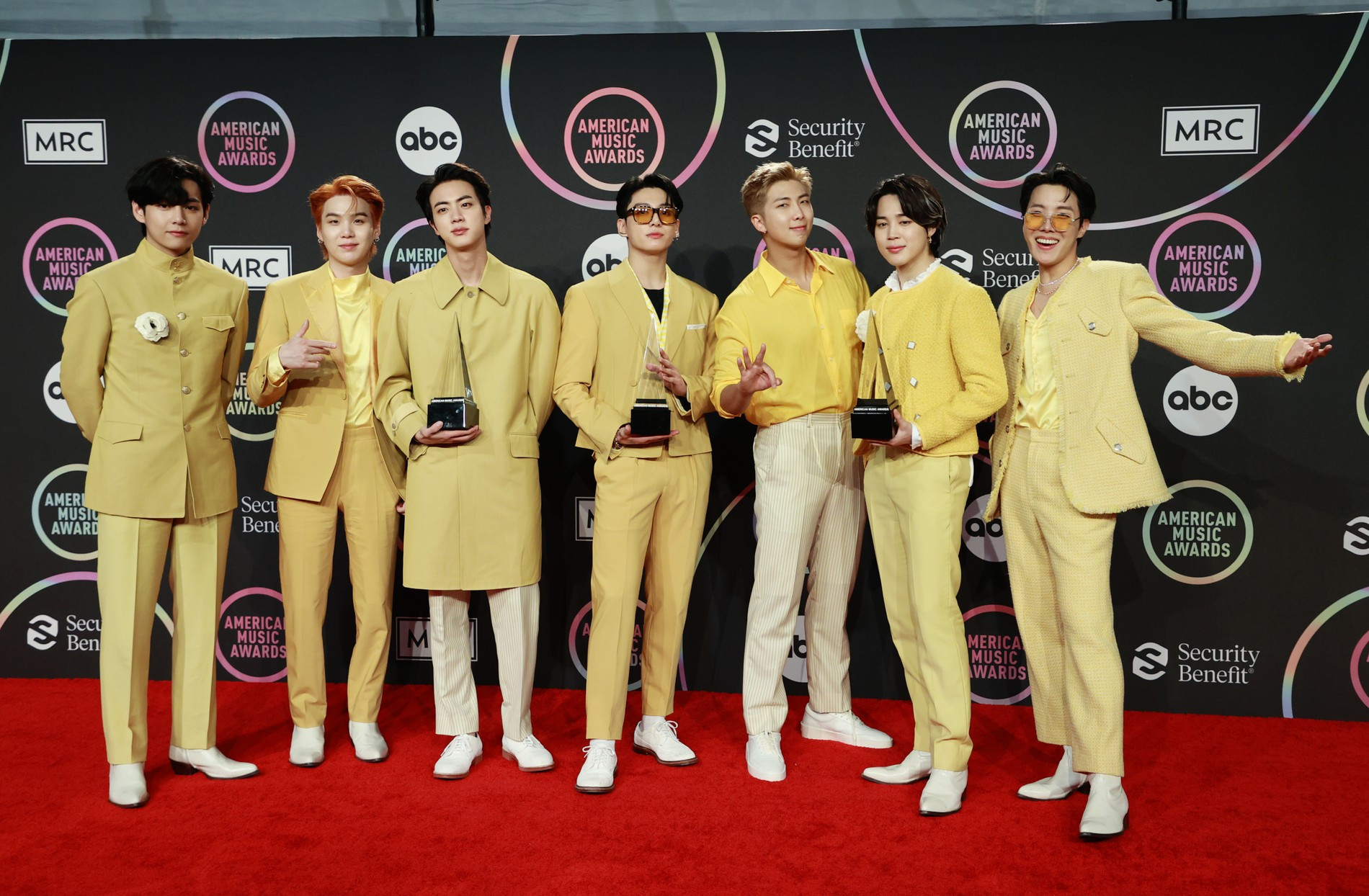 Артист года — группа BTS. Фото: Getty Images