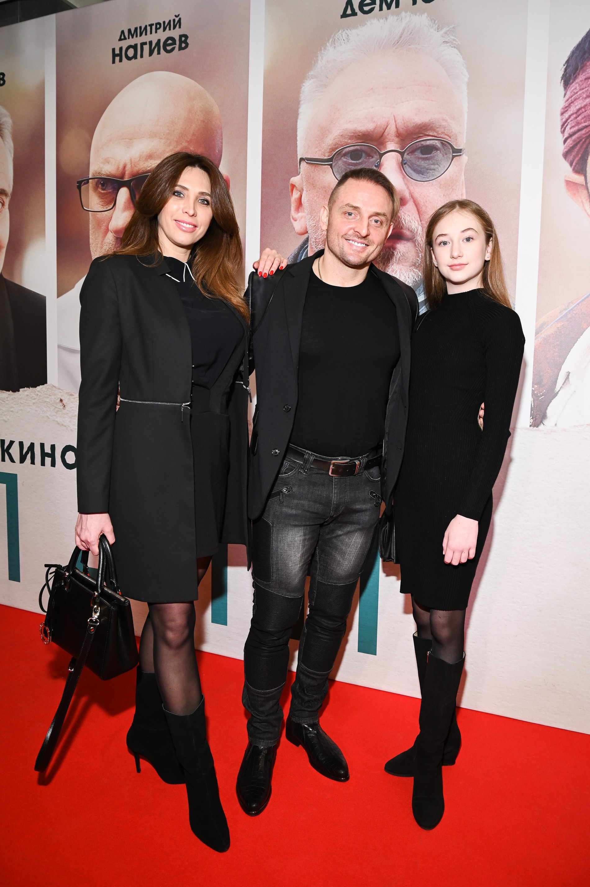 Аскольд Запашный с семьей
Фото: Super.ru