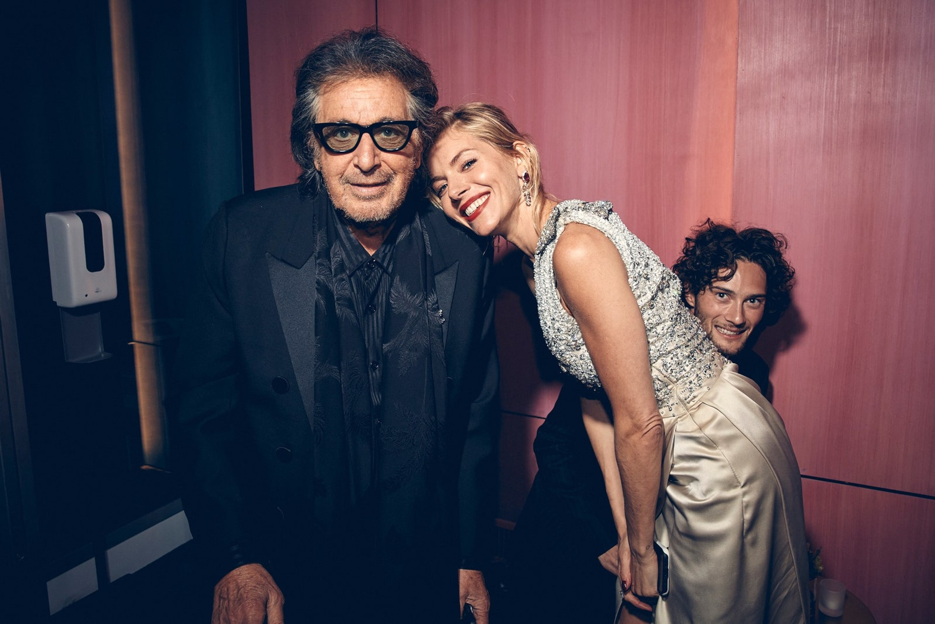 Аль Пачино, Сиенна Миллер и Моли Грин
Фото: Vanity Fair 