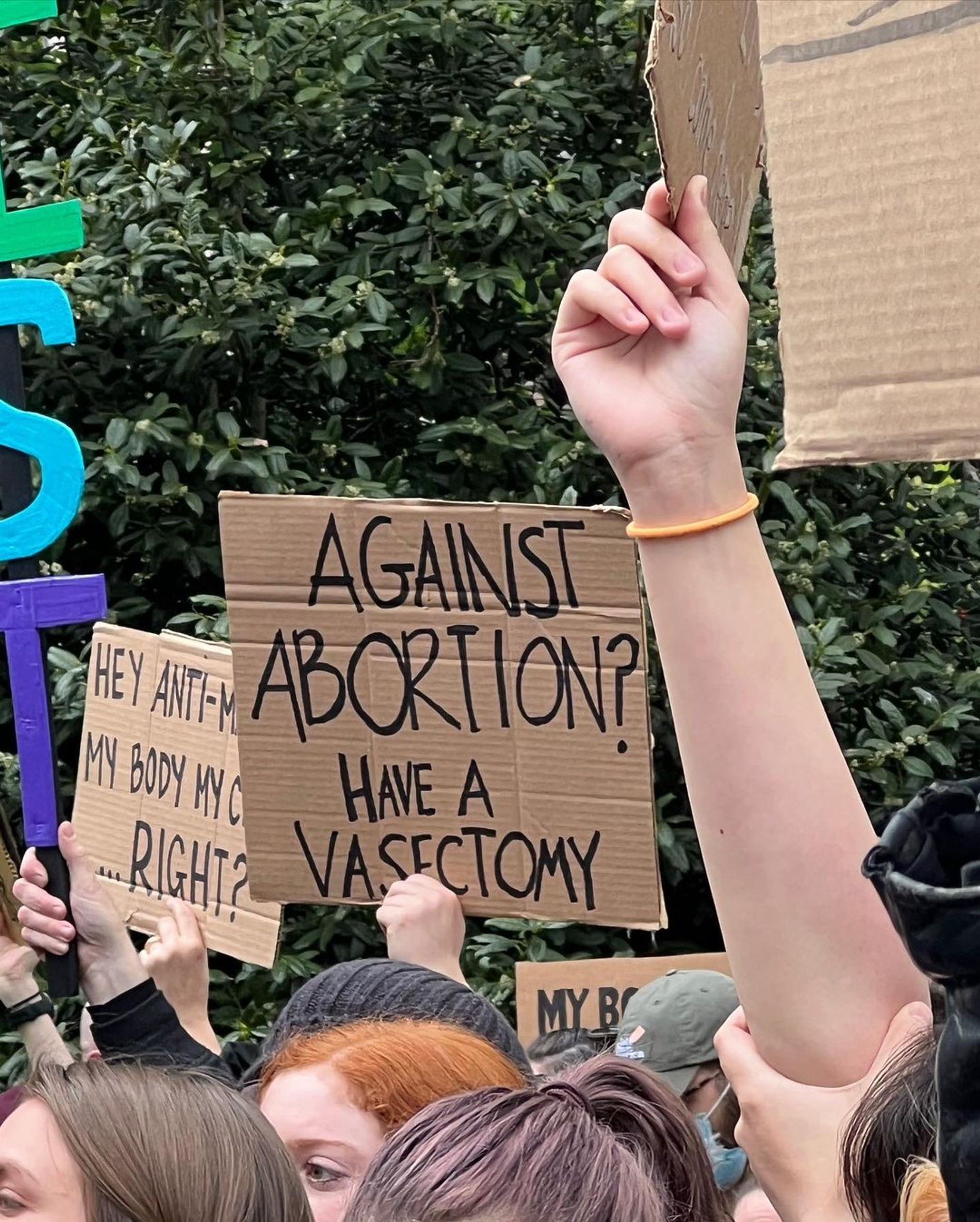 «Против абортов? Сделай вазэктомию»
Фото © Инстаграм (запрещен в РФ)