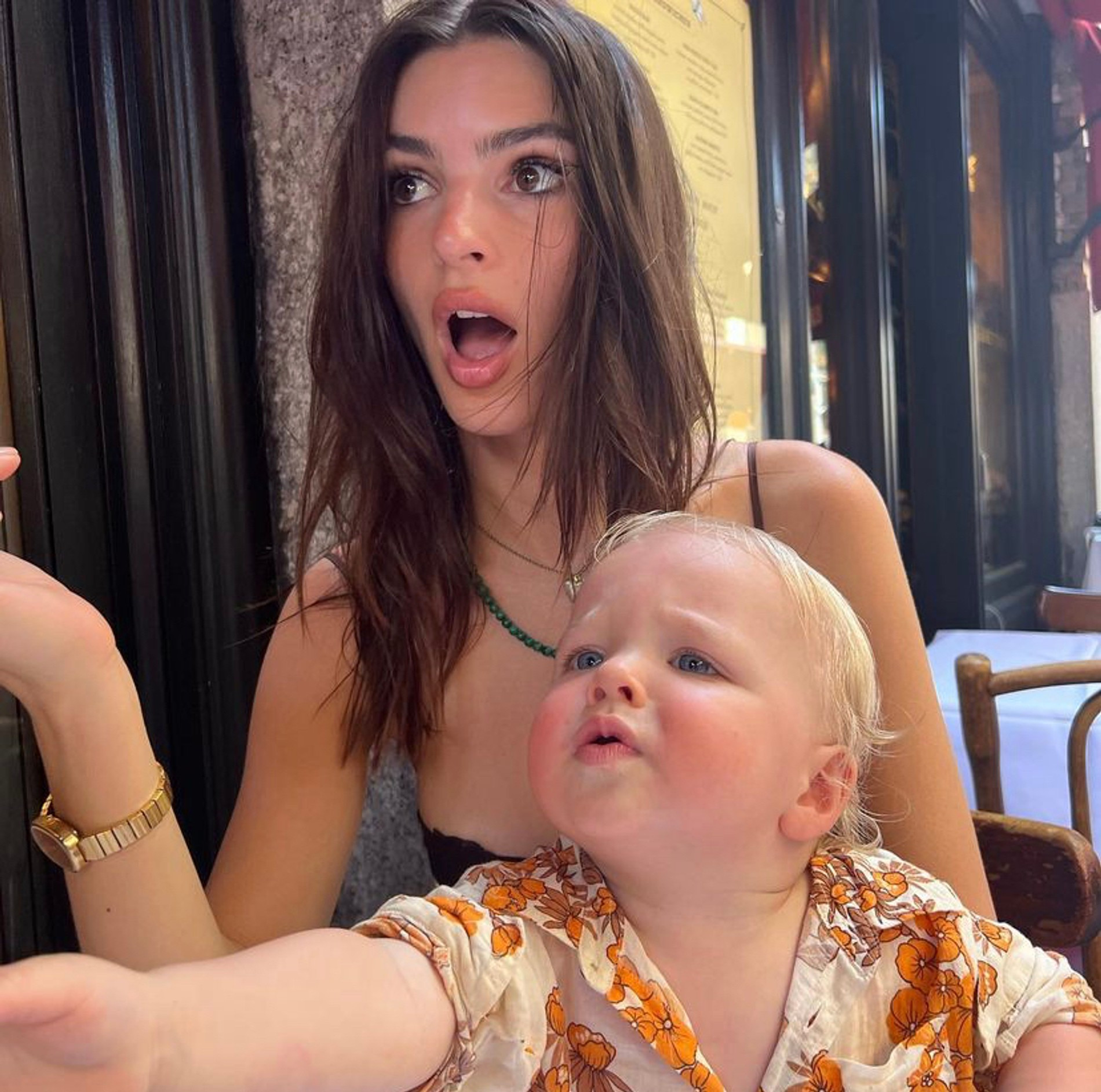Эмили Ратаковски с сыном
Источник: Инстаграм (запрещен в РФ) / @emrata