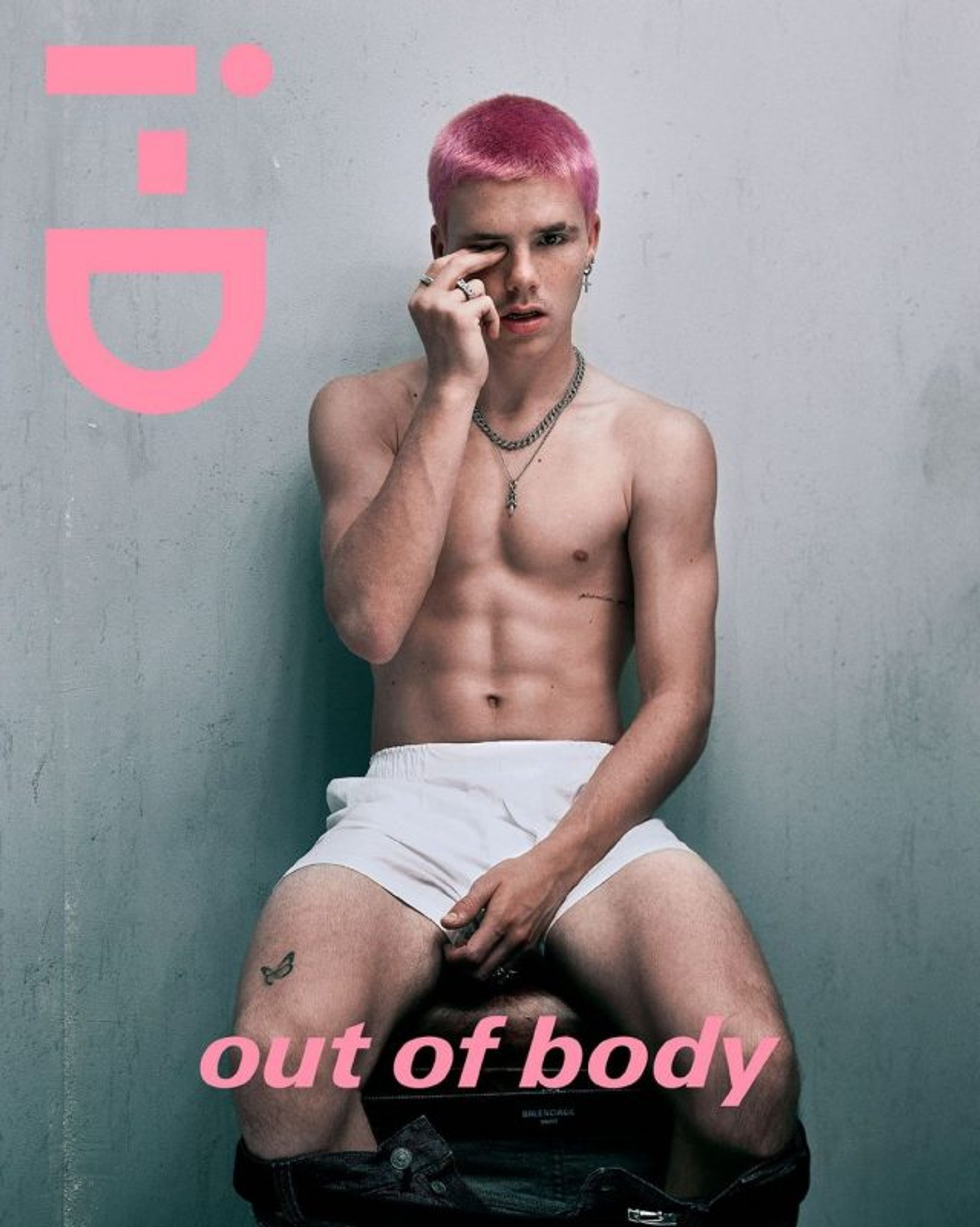 На обложке i-D