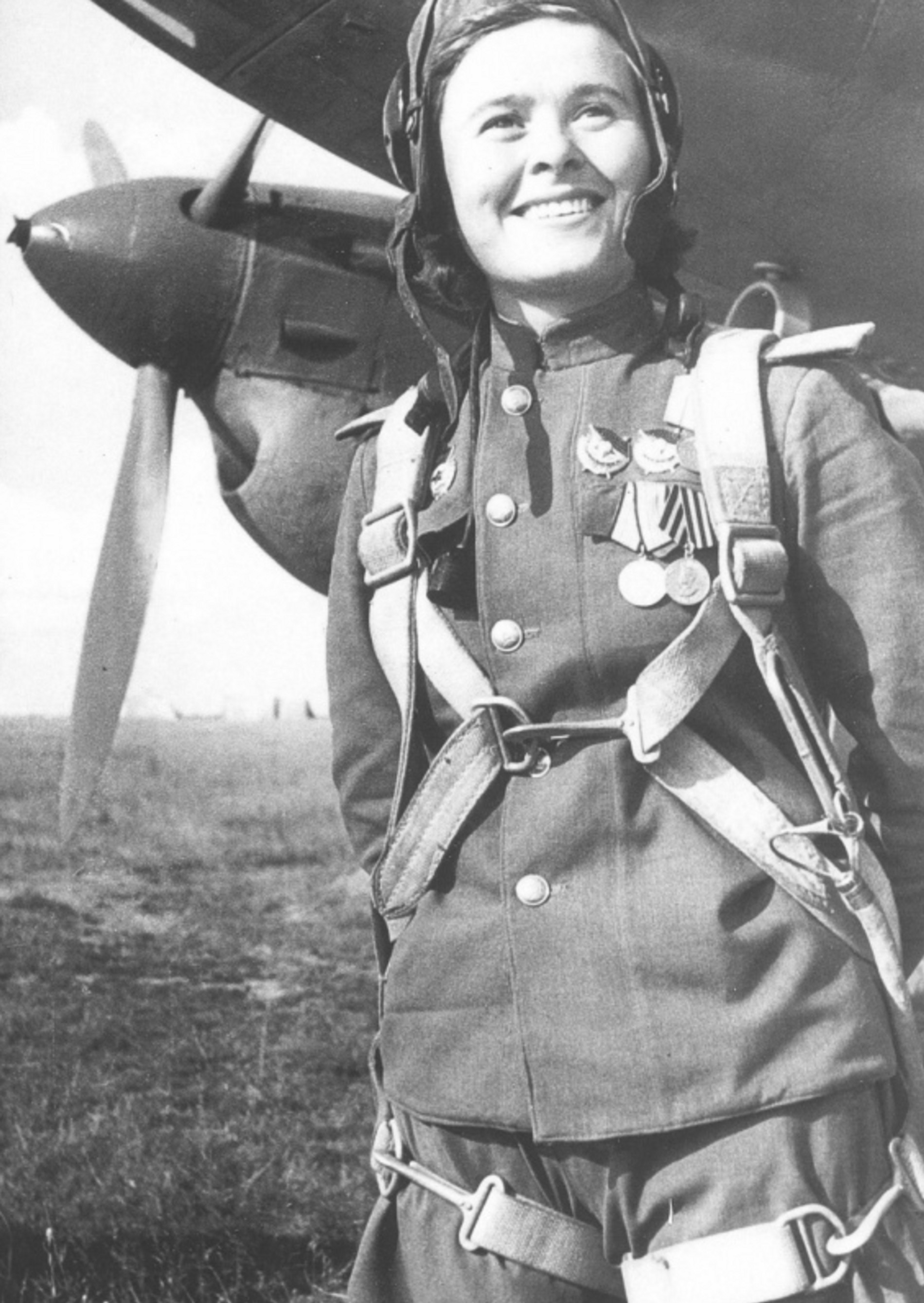 Капитан гвардии Мария Долина, 1944 год. Источник: Российское фото