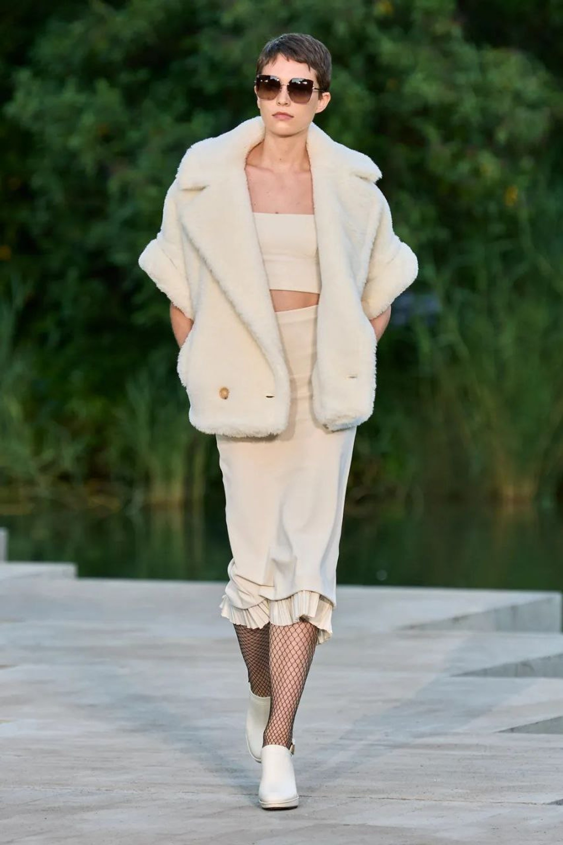 Max Mara Resort 2023 Fashion show
Источник: Vogue