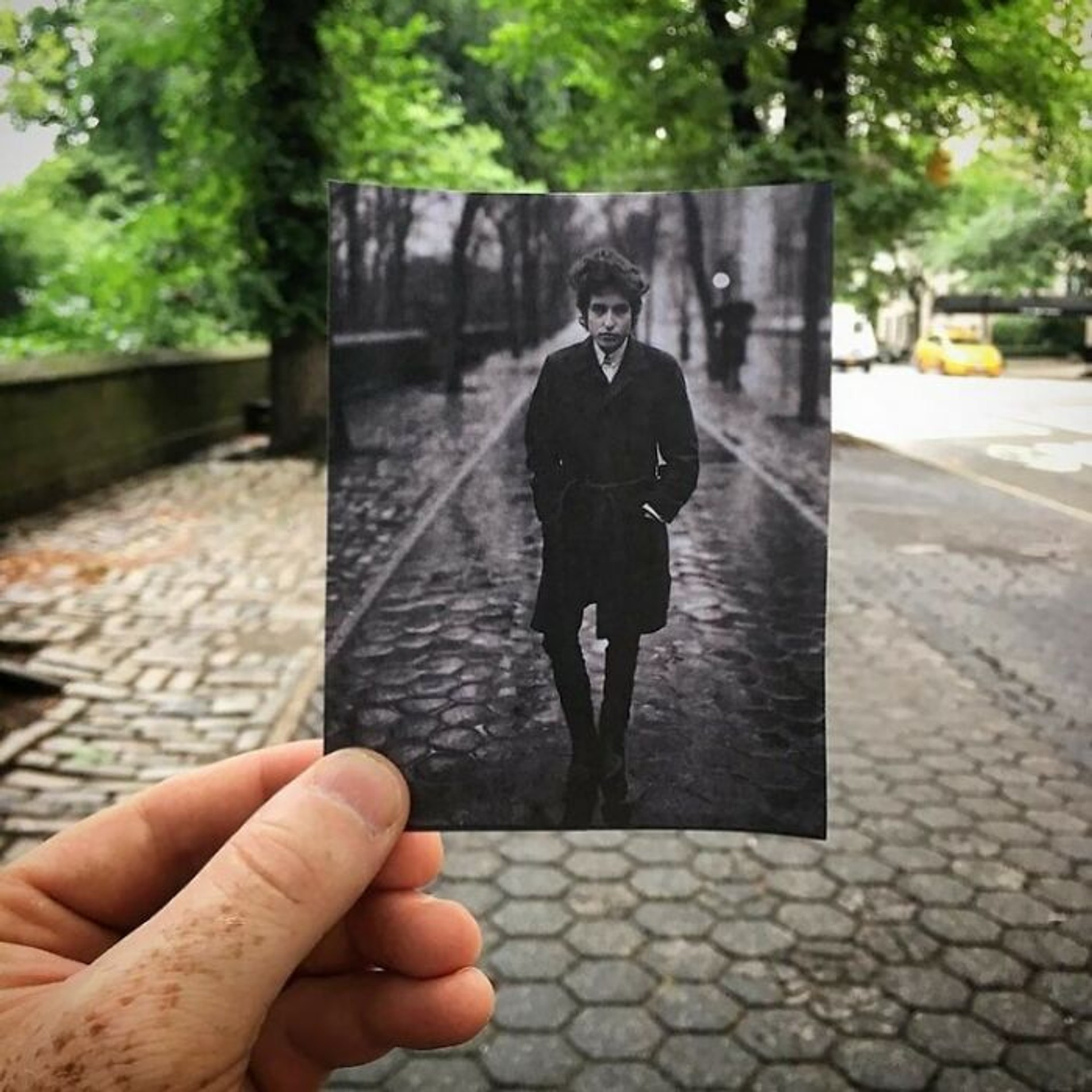 Фотография Боба Дилана, сделанная Ричардом Аведоном 10 февраля 1965 года в Нью-Йорке
Фото: Instagram @ thebandwashere