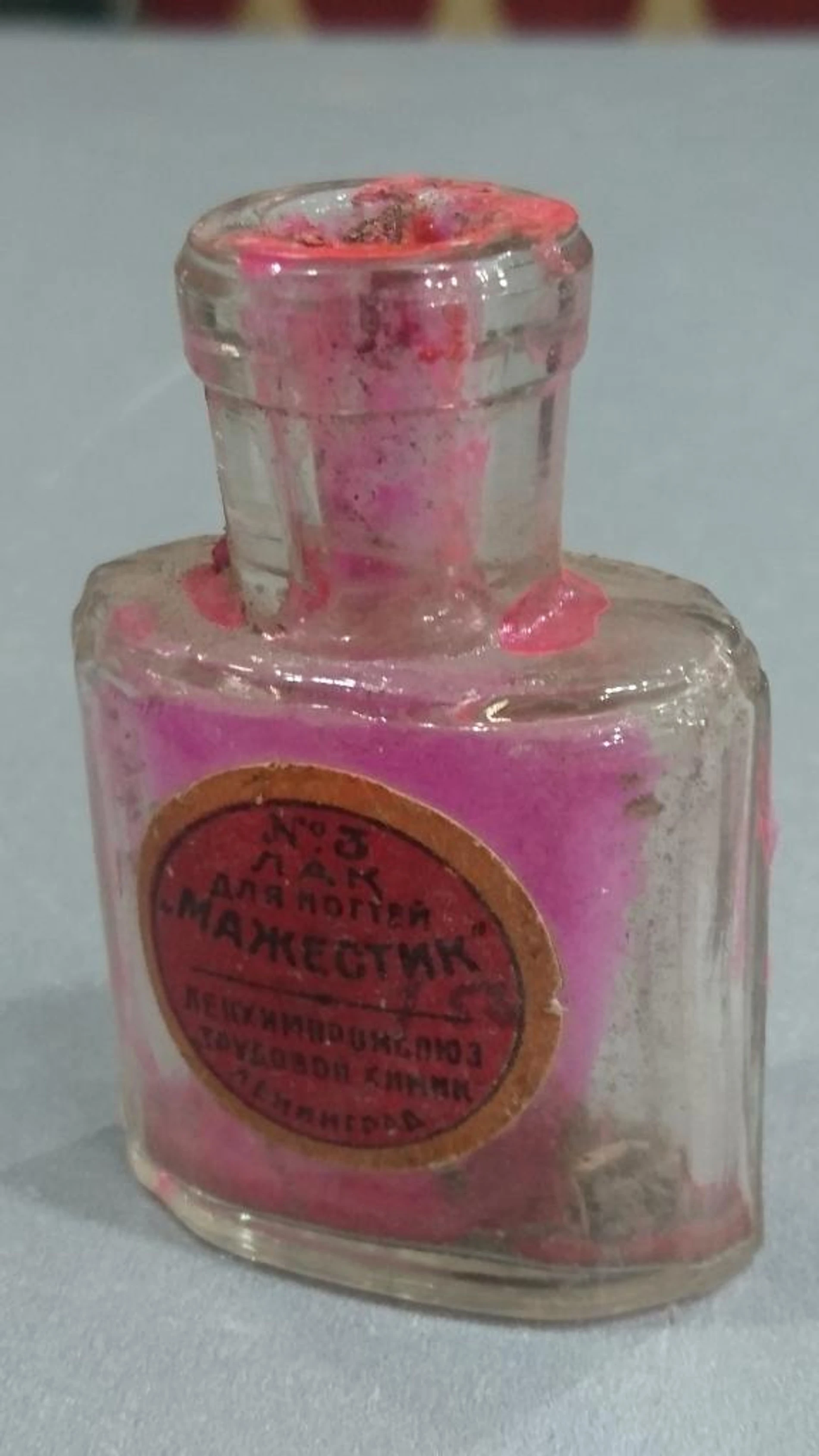 Лак «Мажестик». Источник: Auction.ru