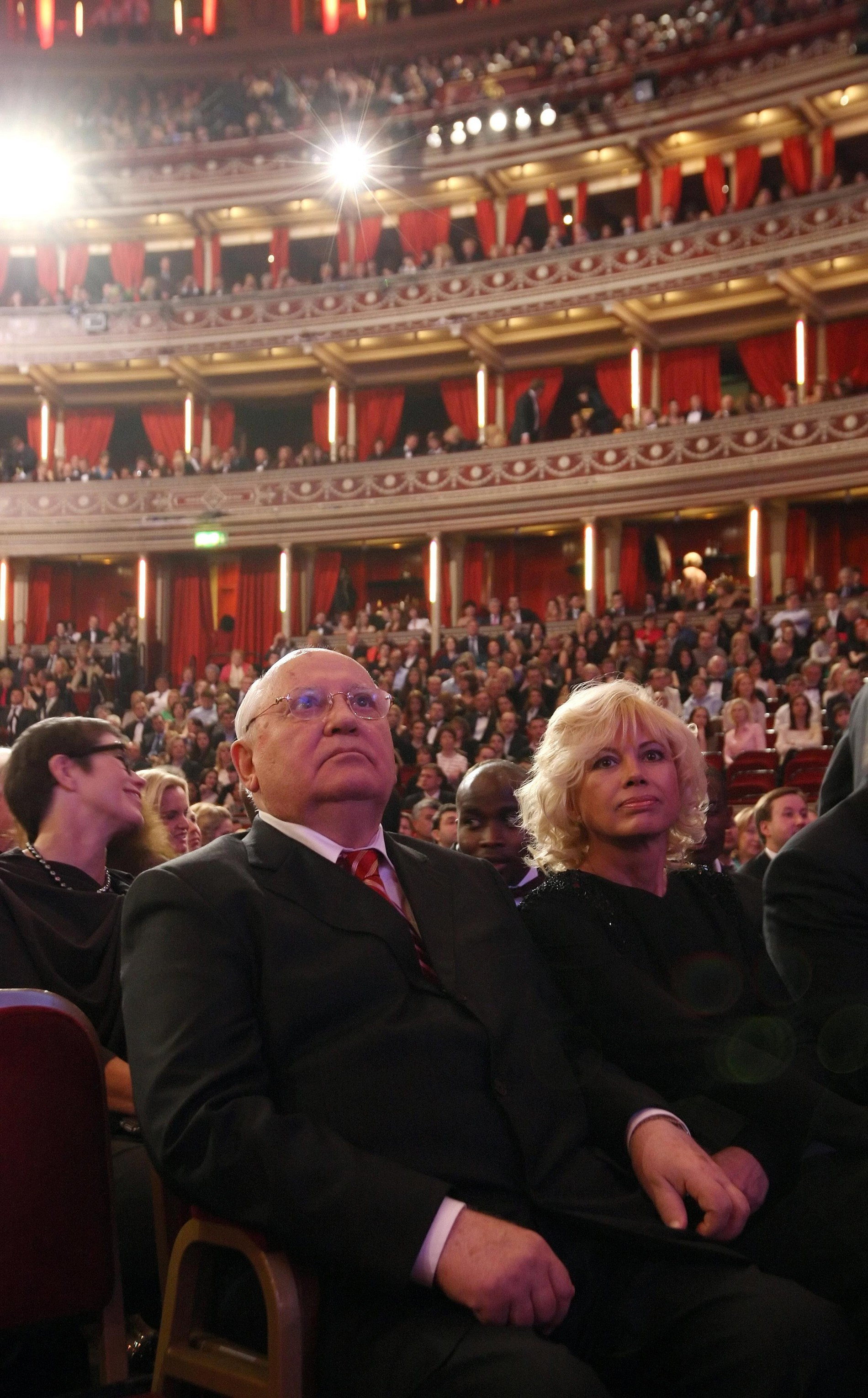 Михаил Горбачев с дочерью Ириной в Альберт-холле, 2011