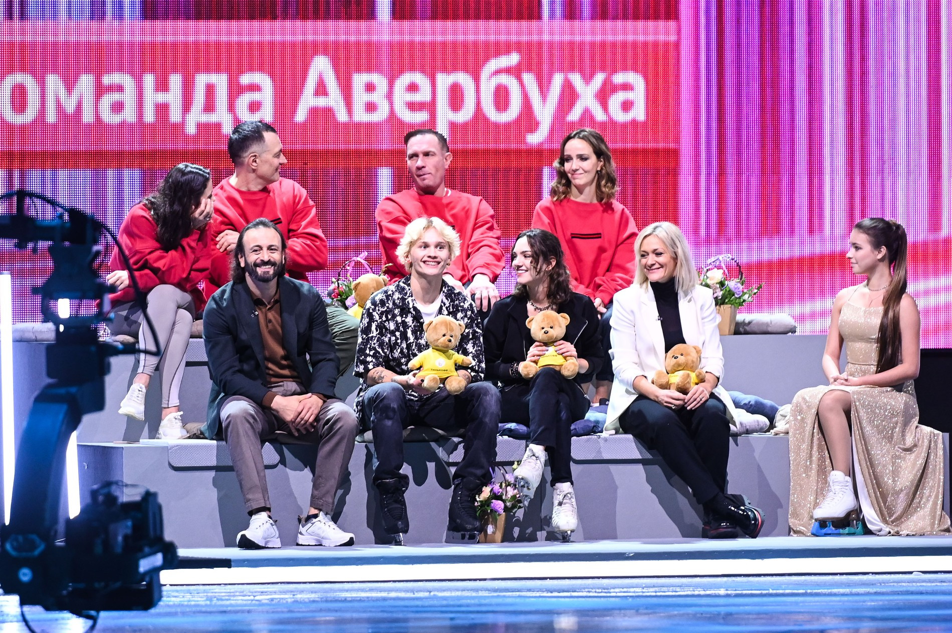 Илья Авербух, Даня Милохин, Евгения Медведева, Албена Денкова и Анна Щербакова
Фото: Super / Марченко Александра