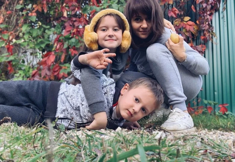 Анна с детьми. Фото: Инстаграм (запрещен в РФ) Ани Рудневой