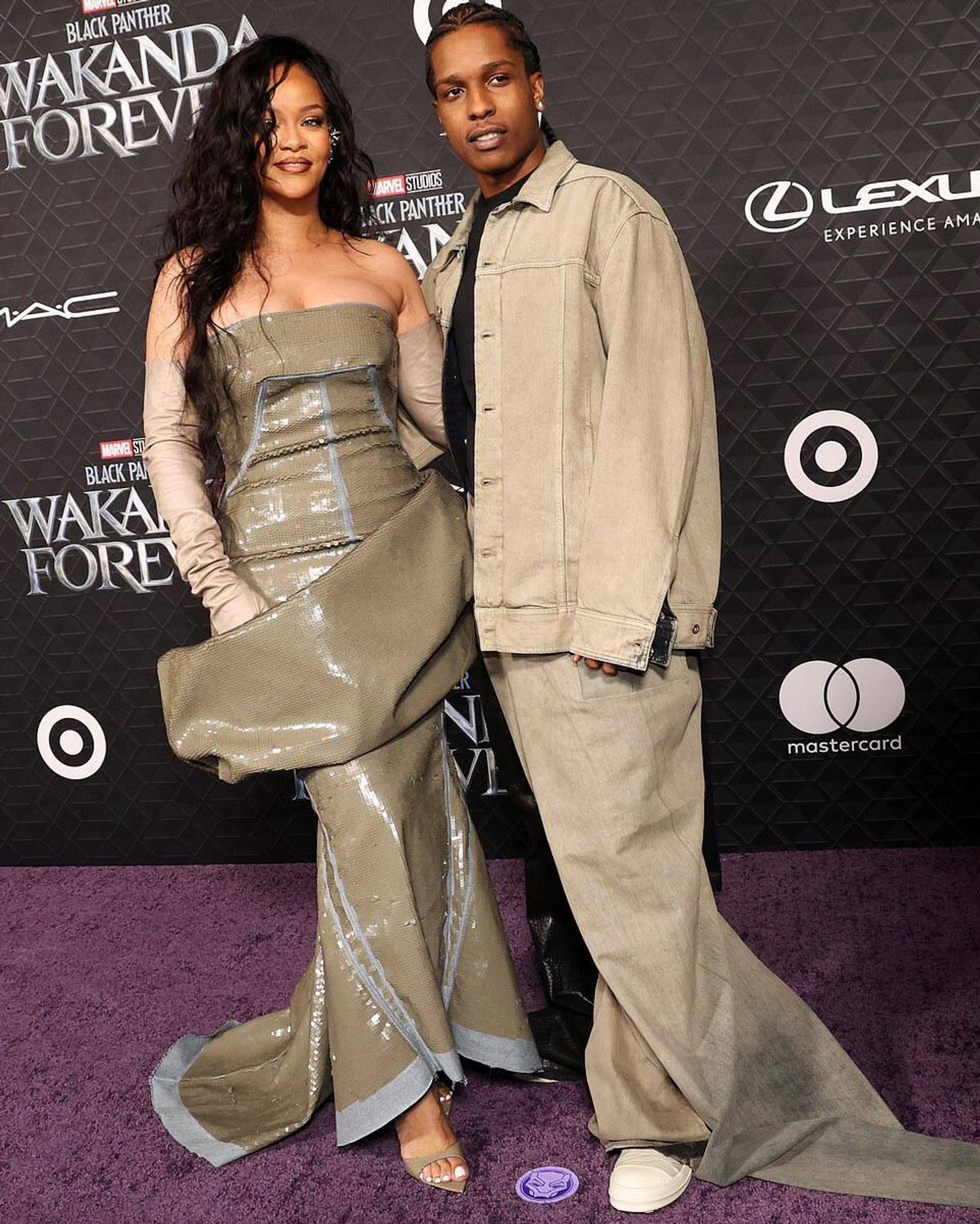 Рианна и A$AP Rocky впервые вышли в свет после рождения малыша
Фото: Getty Images