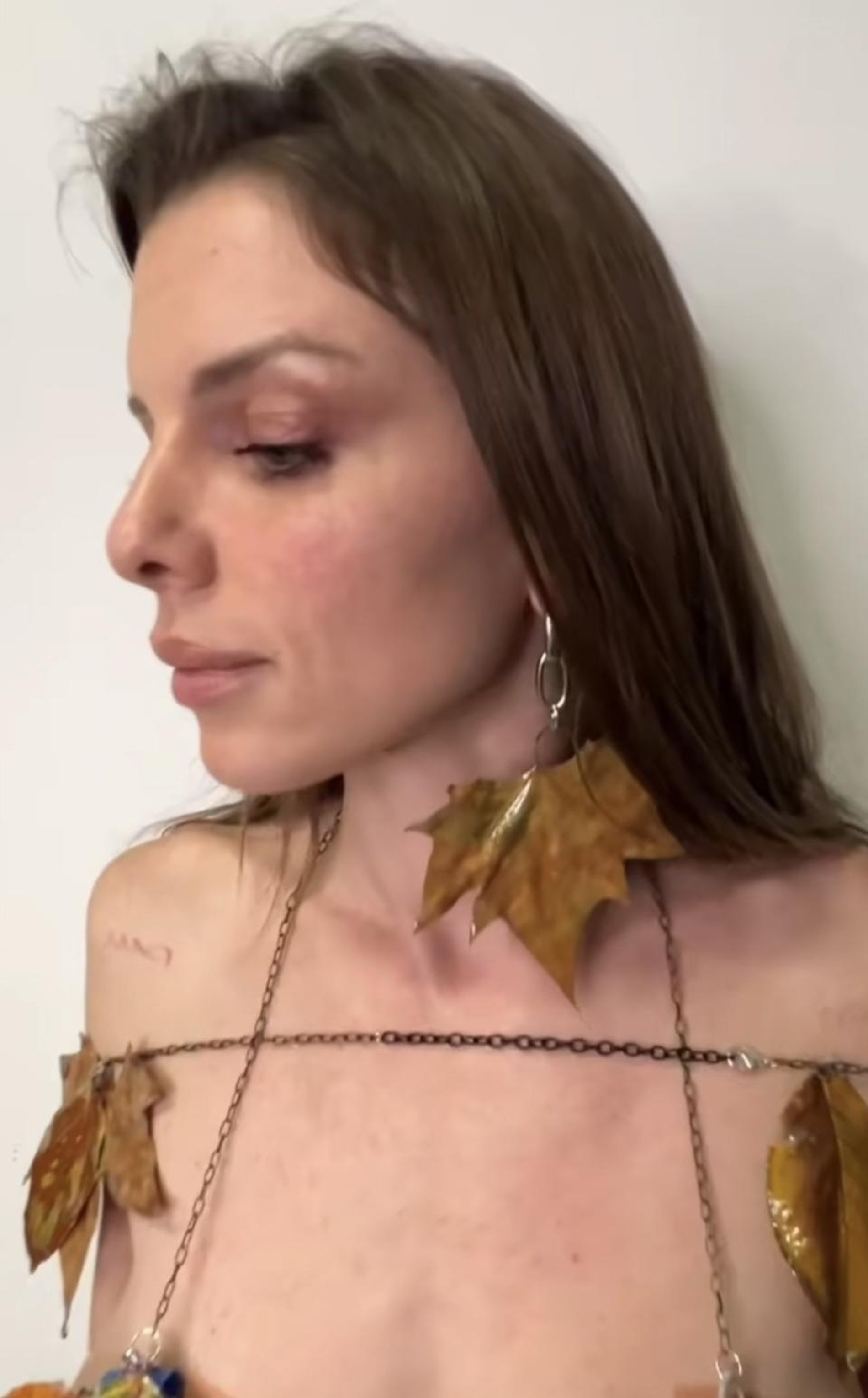 Цепочки, листья и эпоксидная смола — все гениальное просто
Фото: TikTok