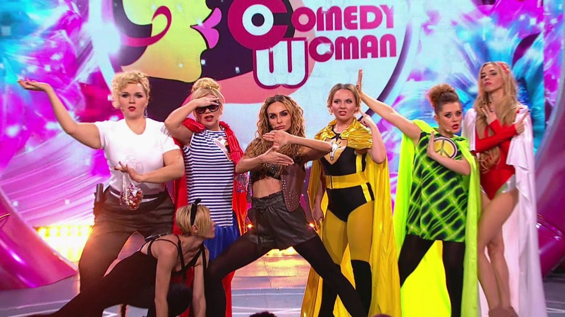 Надежда — первая слева
Скриншот: Comedy Woman