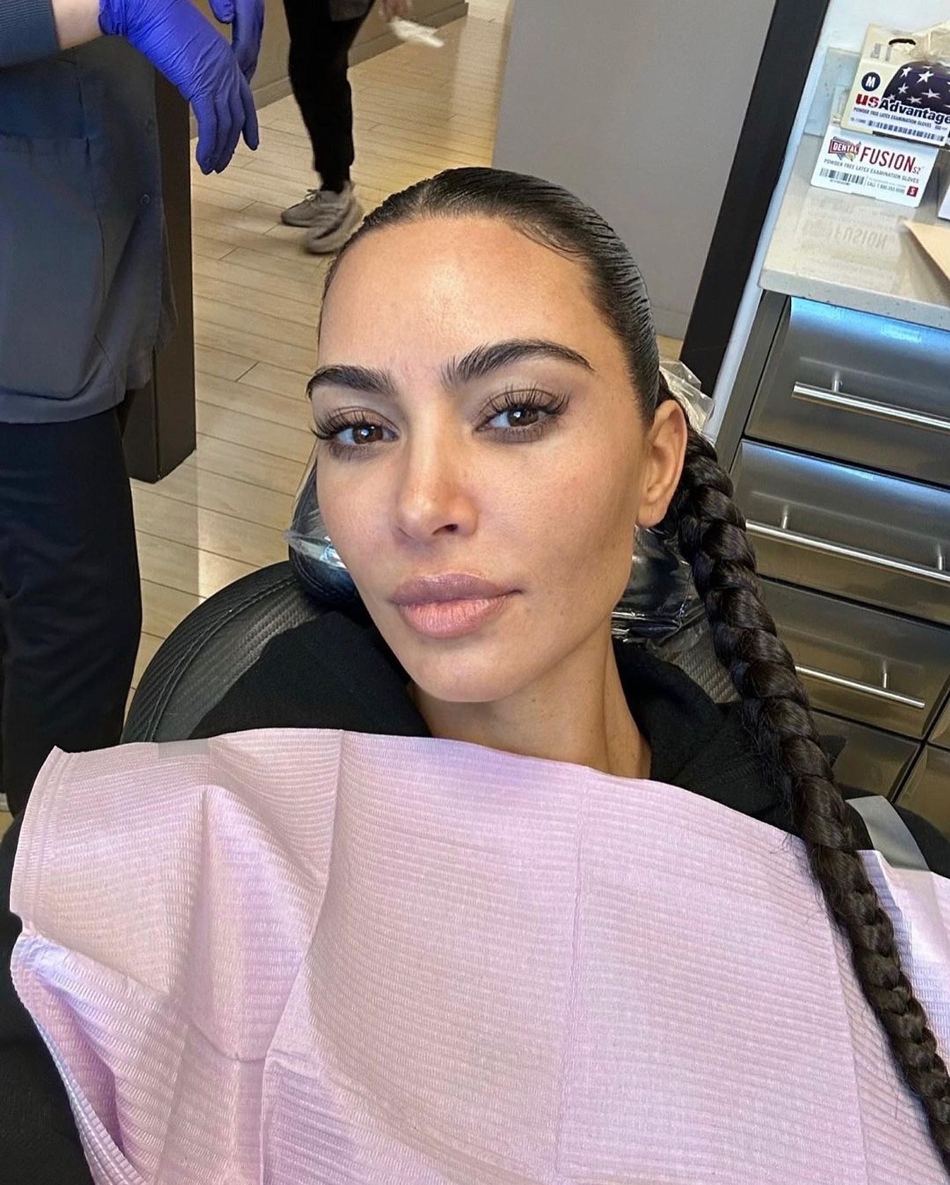 Ким Кардашьян без макияжа и фильтров
Фото: Инстаграм* @kimkardashian