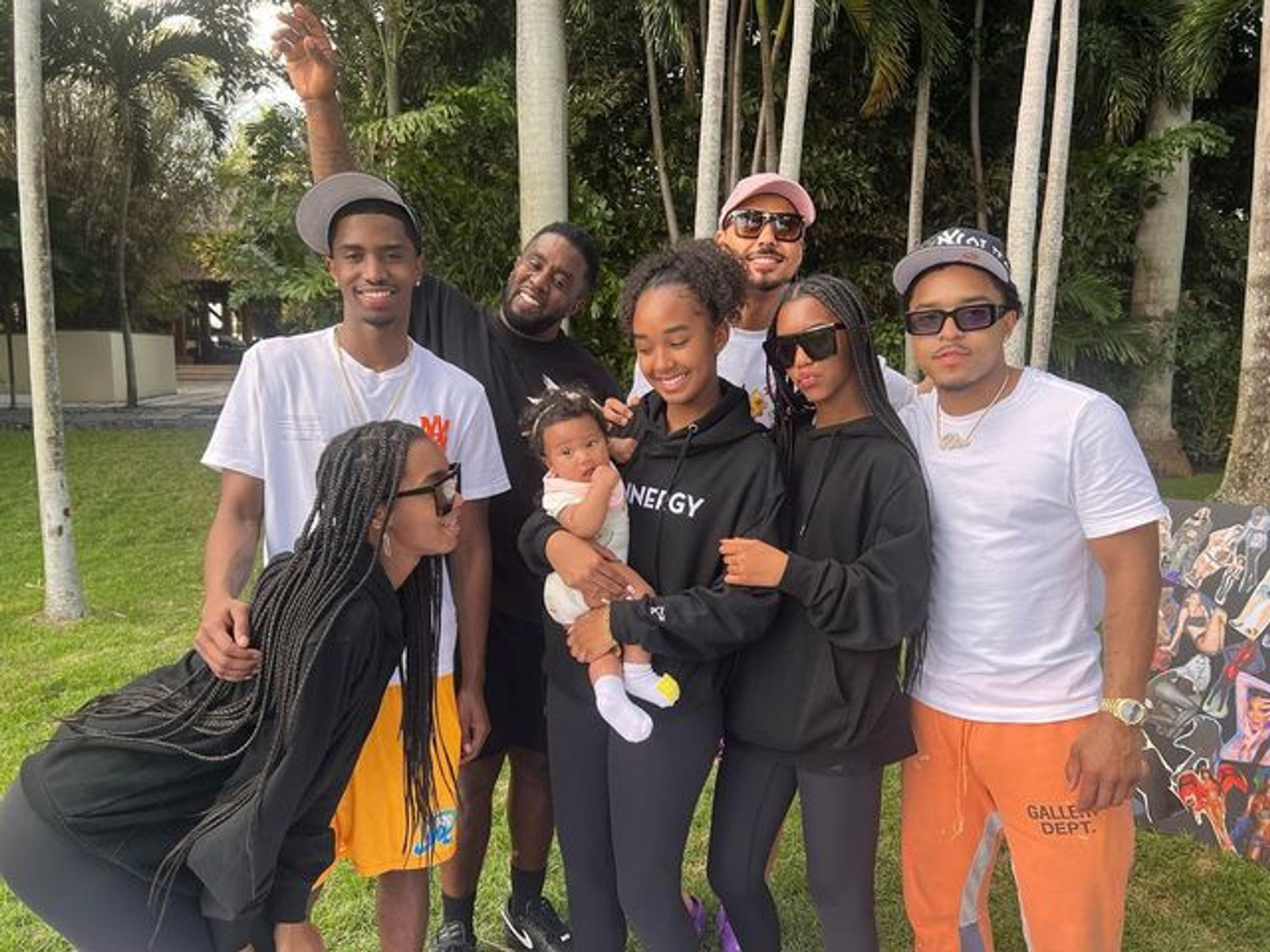 P. Diddy с семью детьми
Фото: Инстаграм (запрещен в РФ) / @diddy