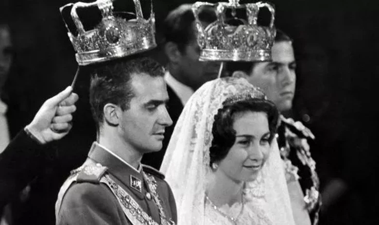 Хуан Карлос на венчании с Софией, 1962 г. Источник: Getty Images