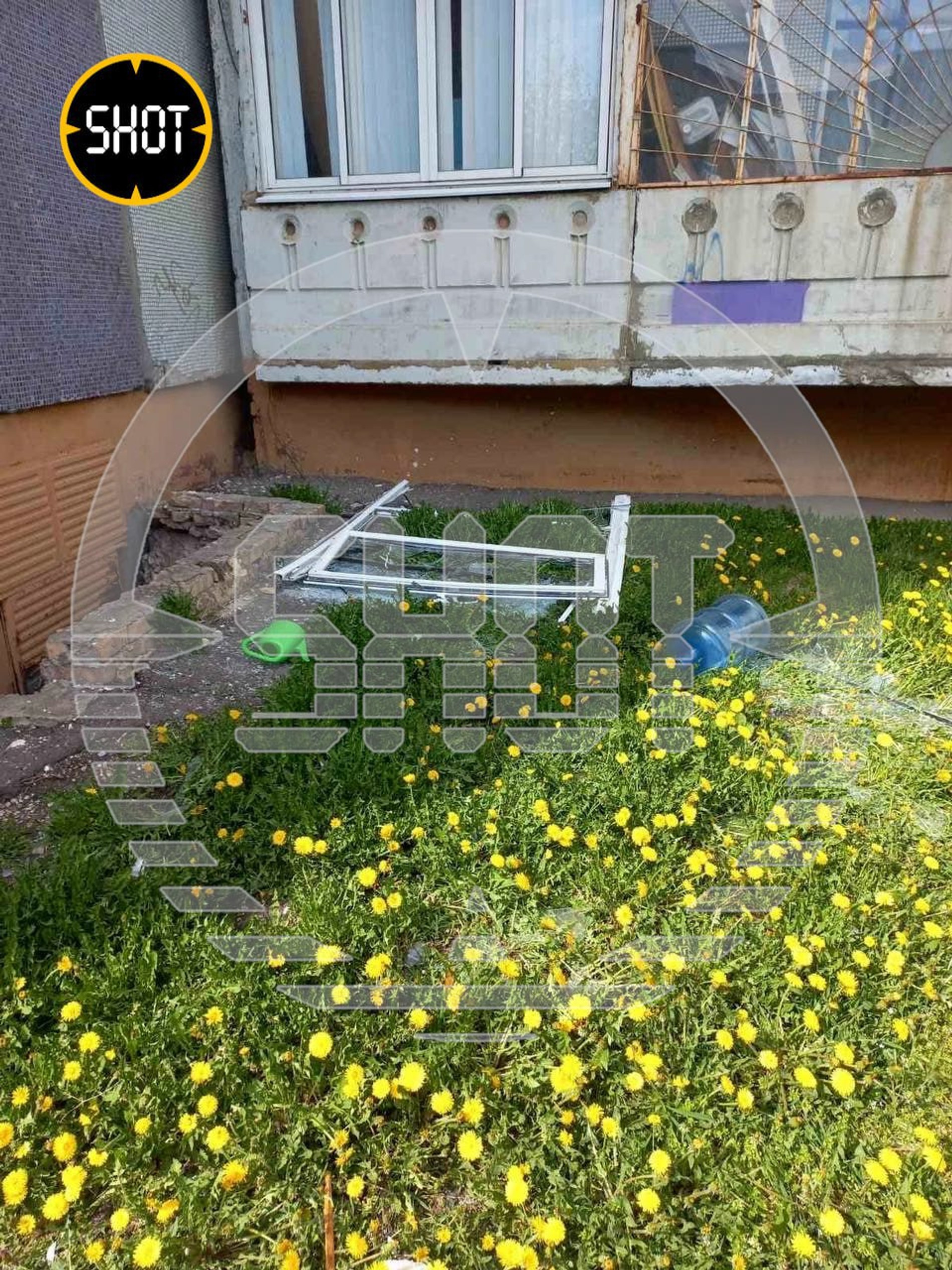Результат взрыва дезодоранта в квартире многоэтажного дома
Фото: Telegram-канал Shot