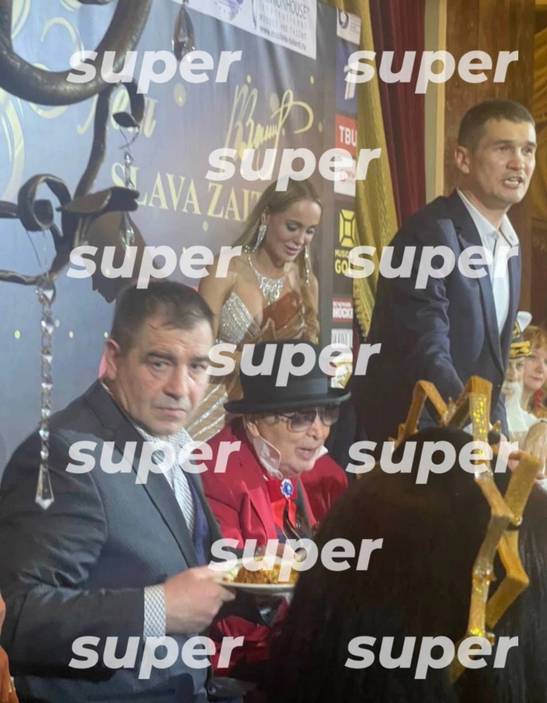 Олег и Вячеслав Зайцев на 85-летии дизайнера
Фото: Super