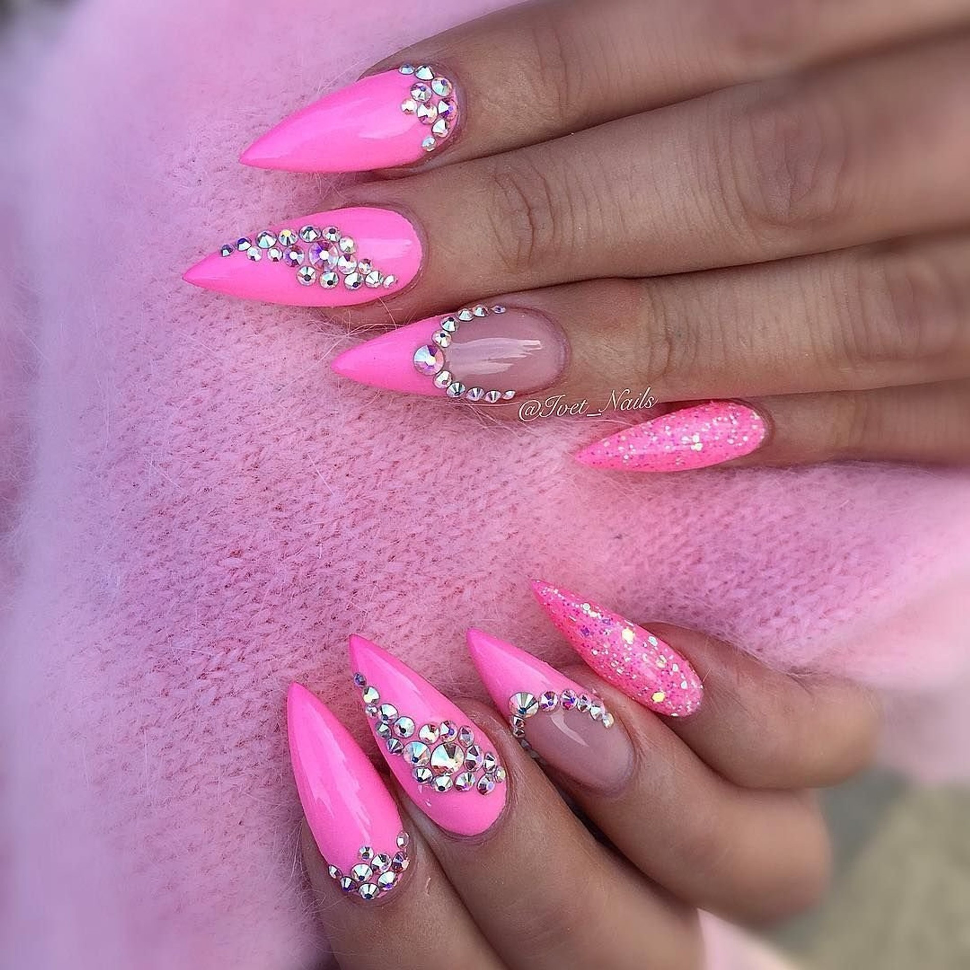Фото: Инстаграм* @toet_nails