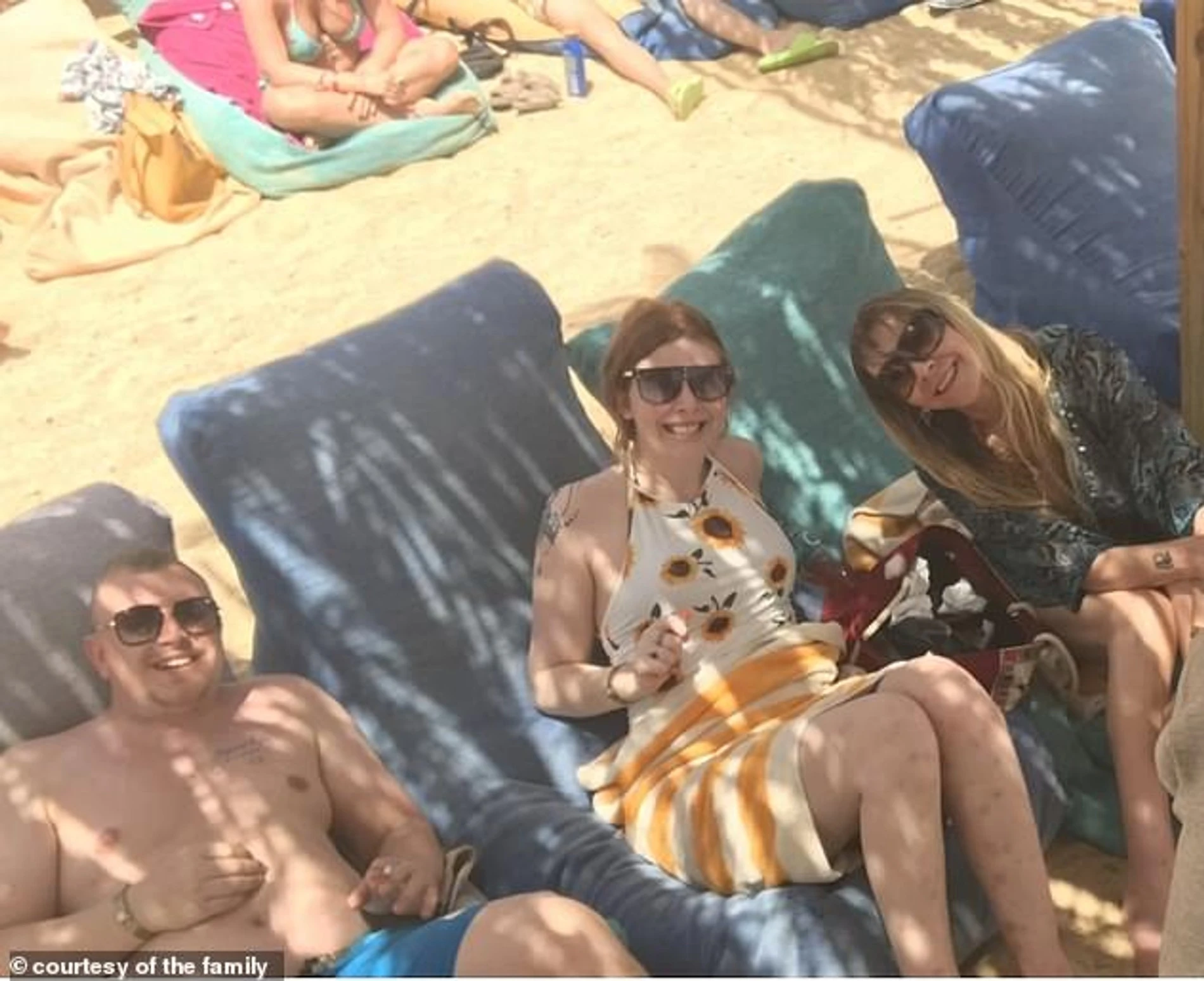 Трейси с дочерью и зятем в начале отдыха
Фото: Daily Mail
