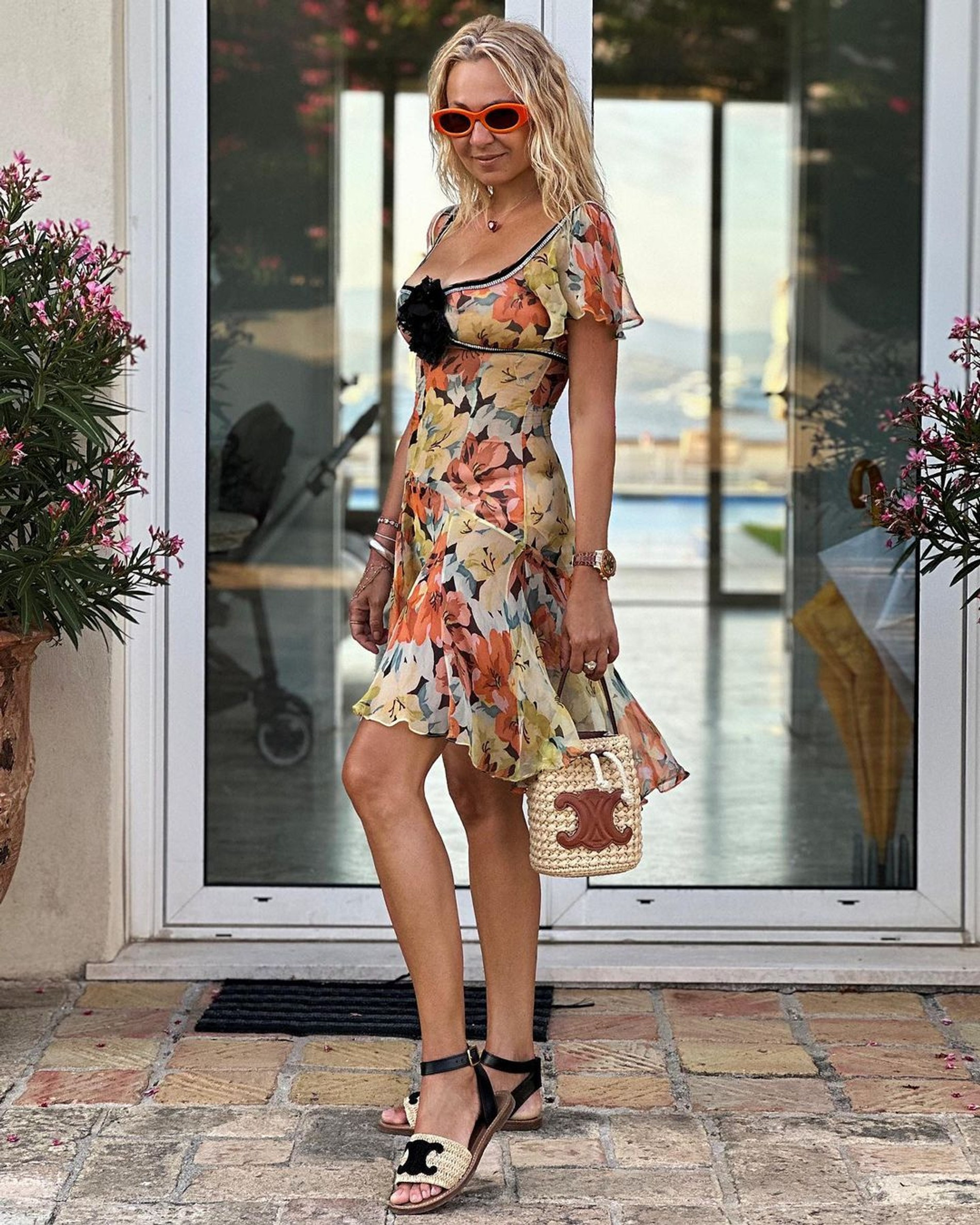 Яна Рудковская в винтажном платье Dolce & Gabbana из коллекции 2002 года. Фото: Инстаграм* @rudkovskayaofficial