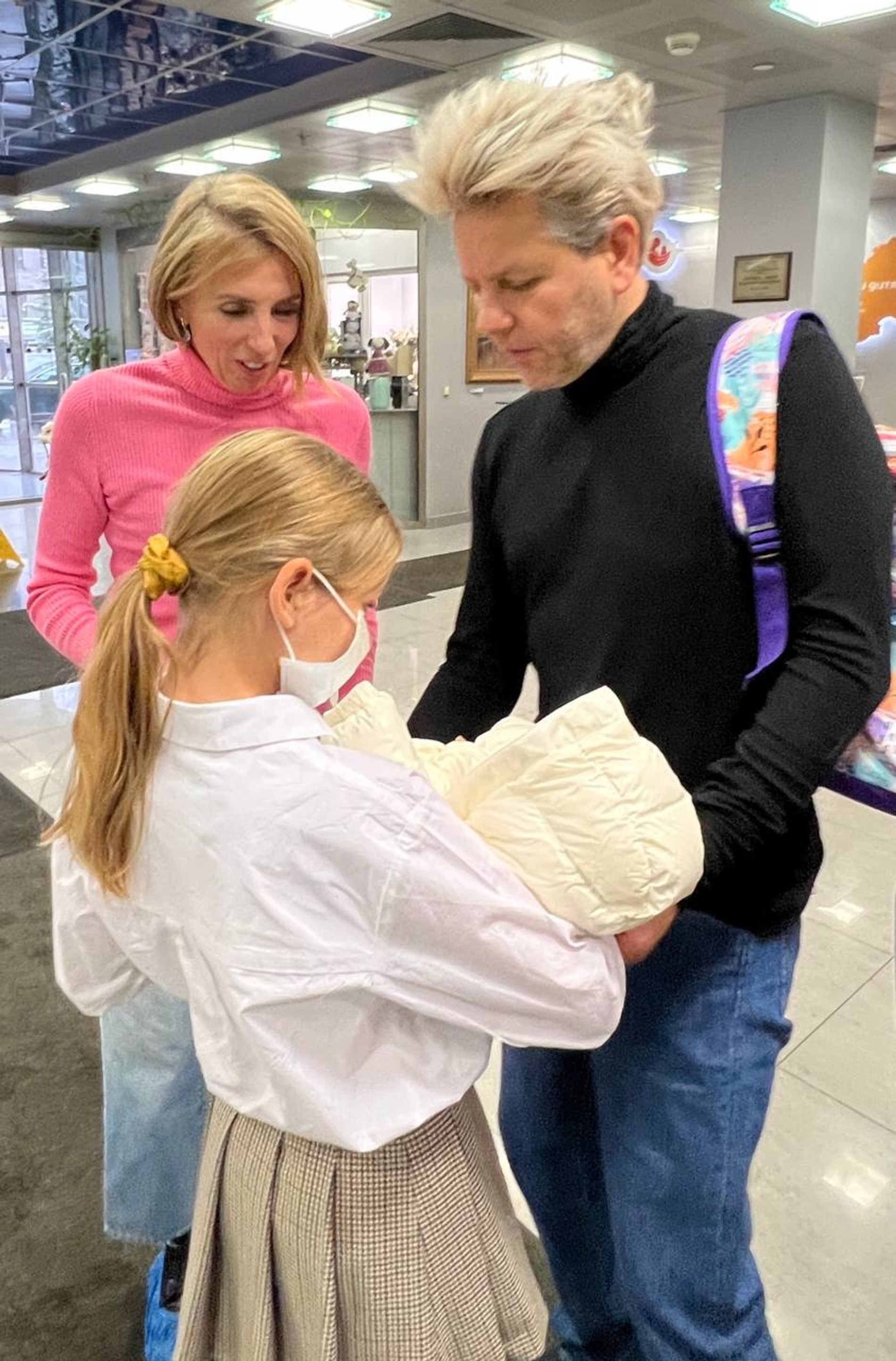 Светлана Бондарчук и Сергей Харченко с детьми. Фото: Telegram @lovepeacesvet