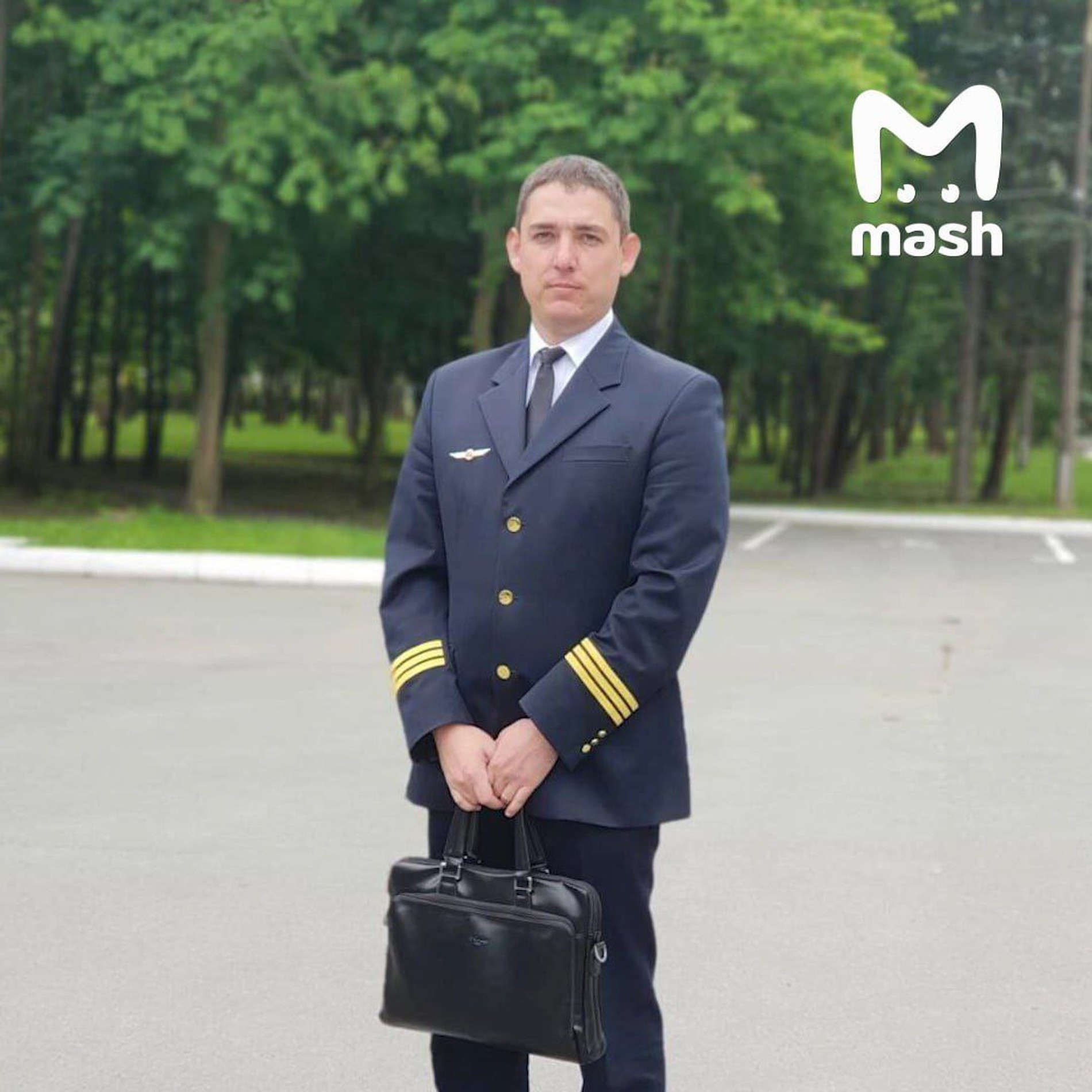 Капитан Сергей Белов, посадивший пассажирский самолет на пшеничном поле. Фото: Mash