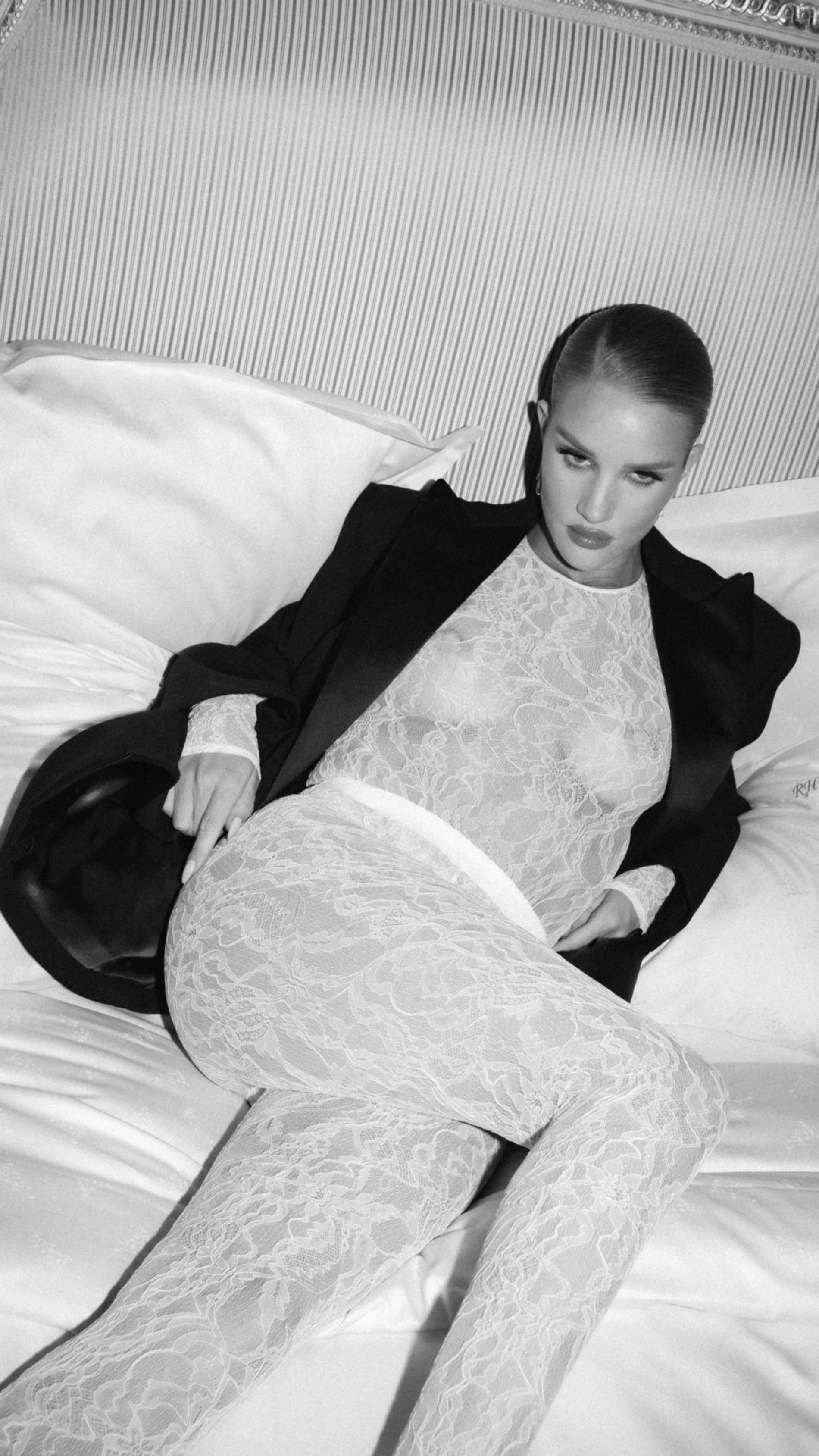 Роузи Хантингтон-Уайтли. Фото: Инстаграм* @rosiehw
