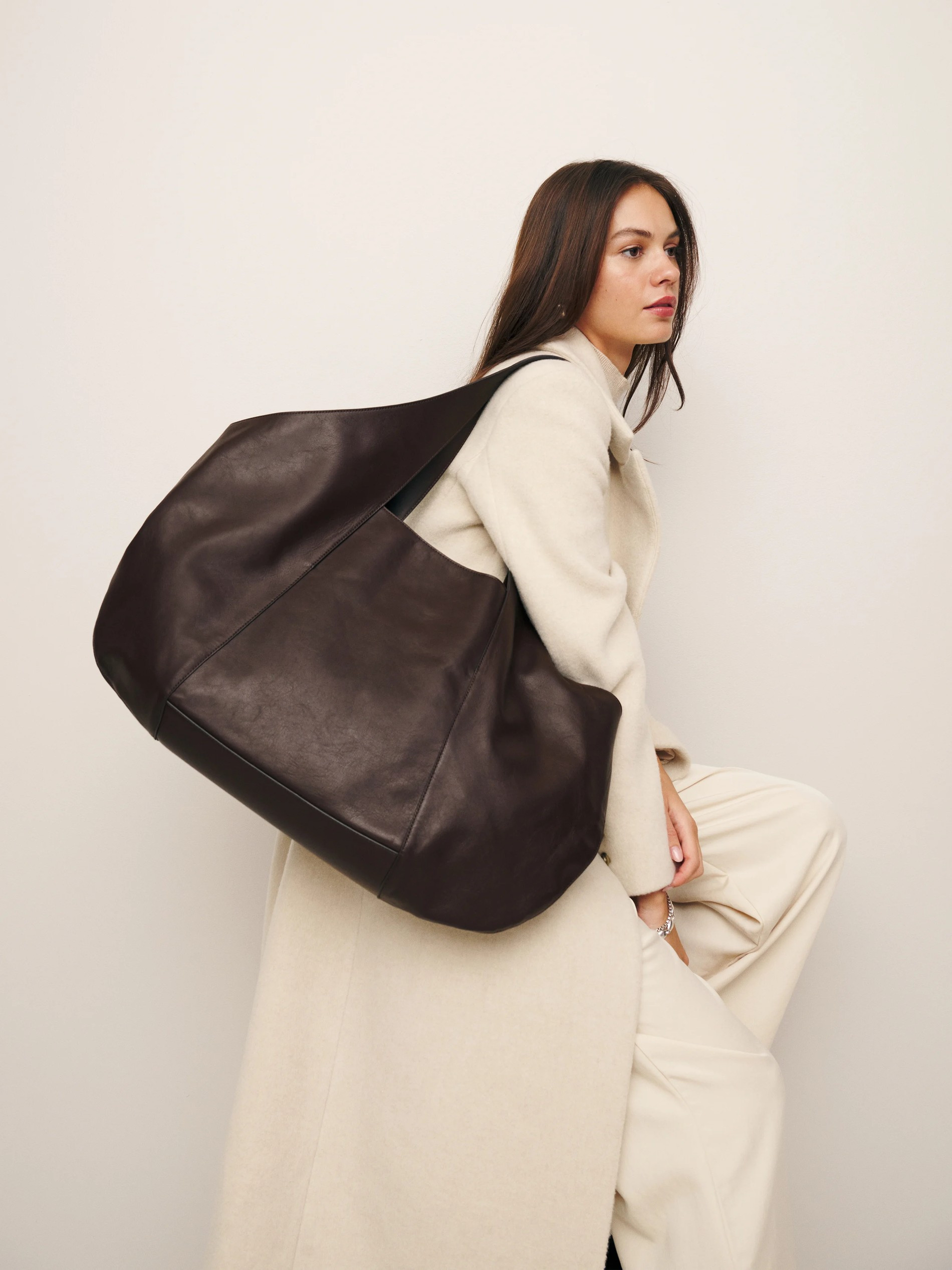 Фото: Vittoria East-West Tote / Reformation
