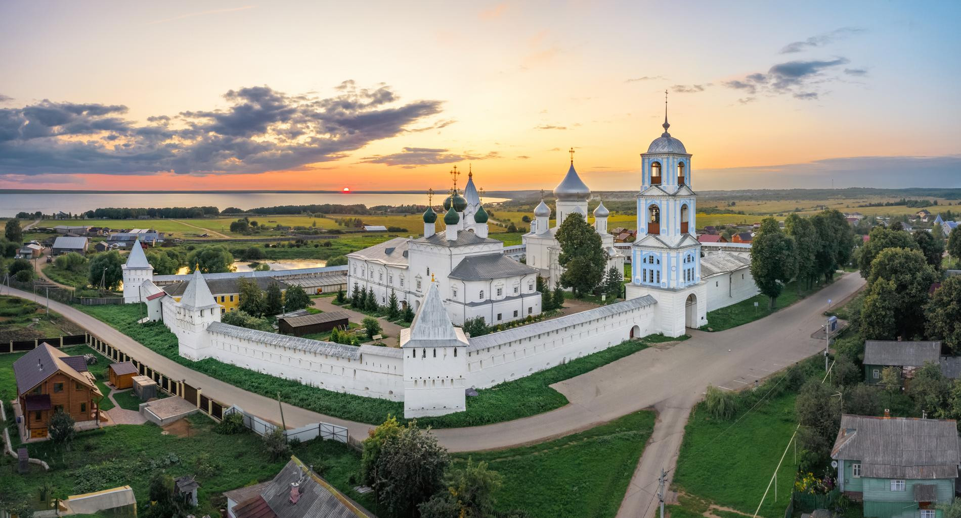 Никитский монастырь. Фото: bbsferrari / Getty Images