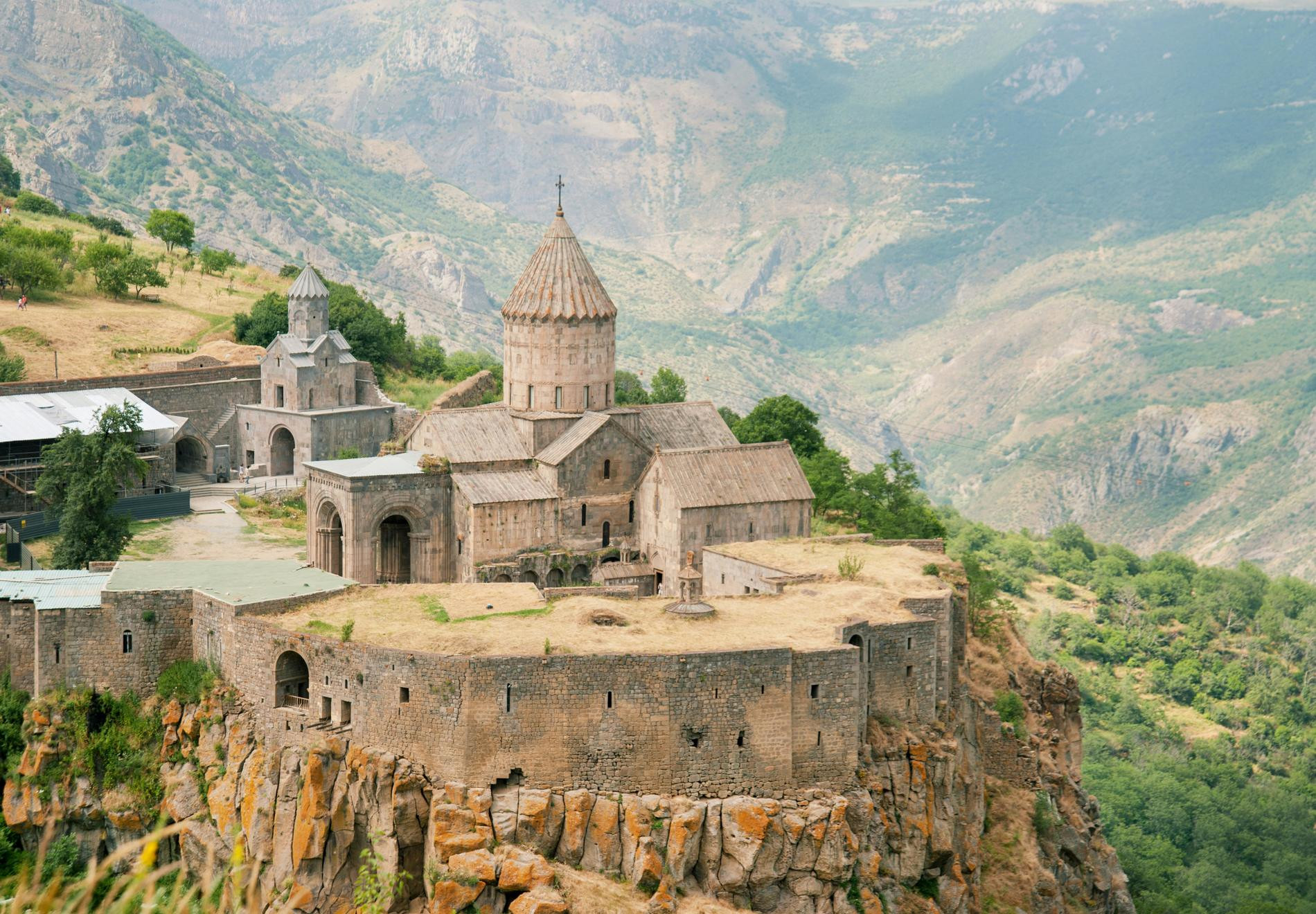Монастырь Татев. Фото: Evgeny Matveev / Unsplash