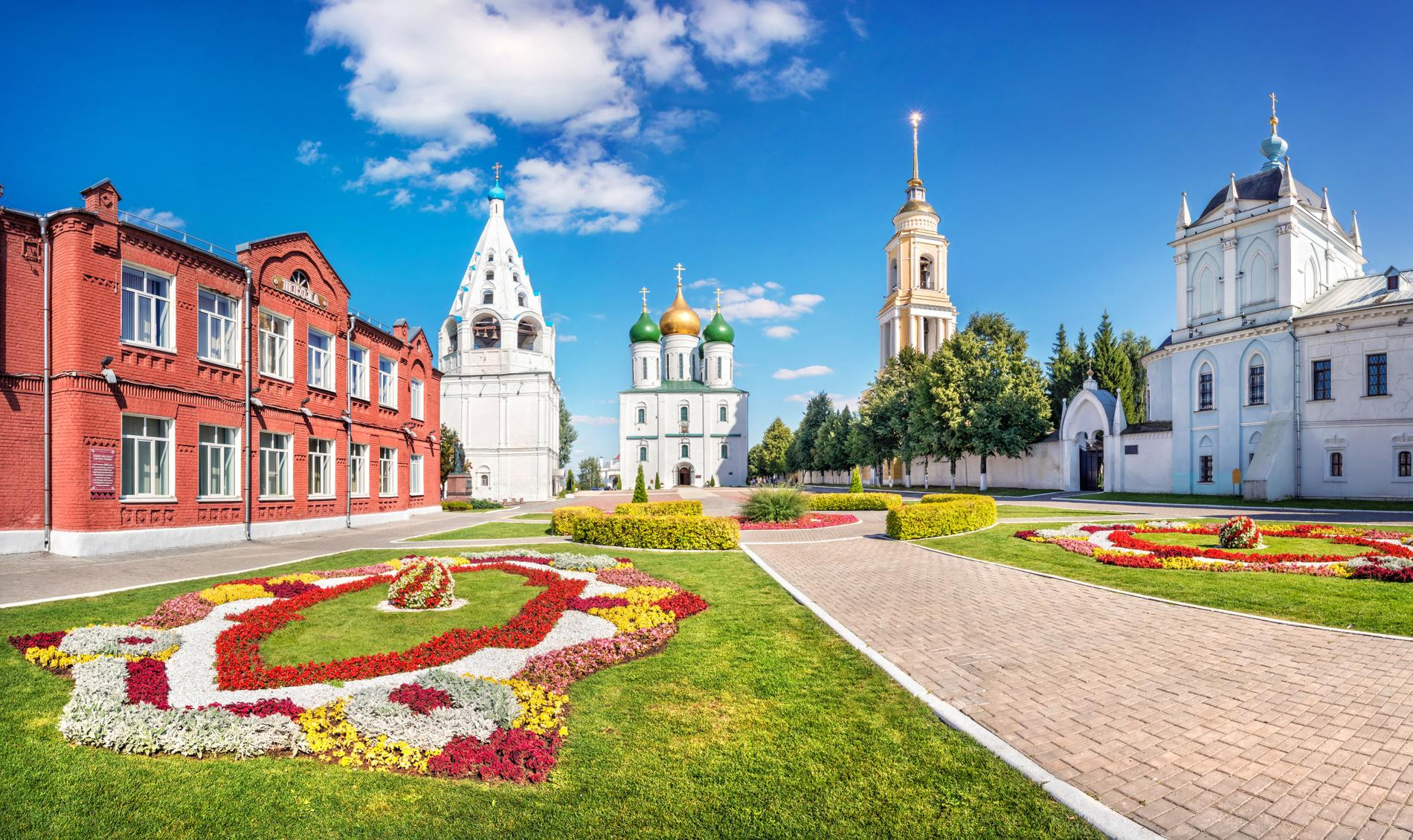 Соборная площадь. Фото: yulenochekk / Getty Images