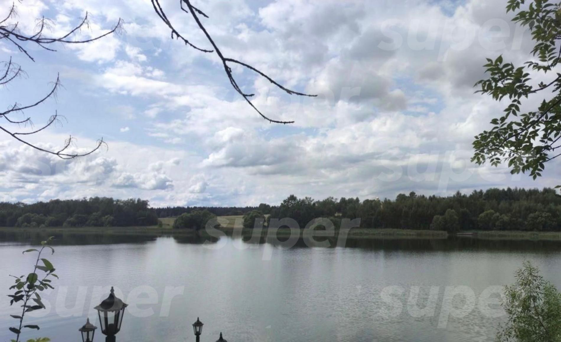 Пирс с выходом к воде на территории дома Кристины Орбакайте. Фото: Super