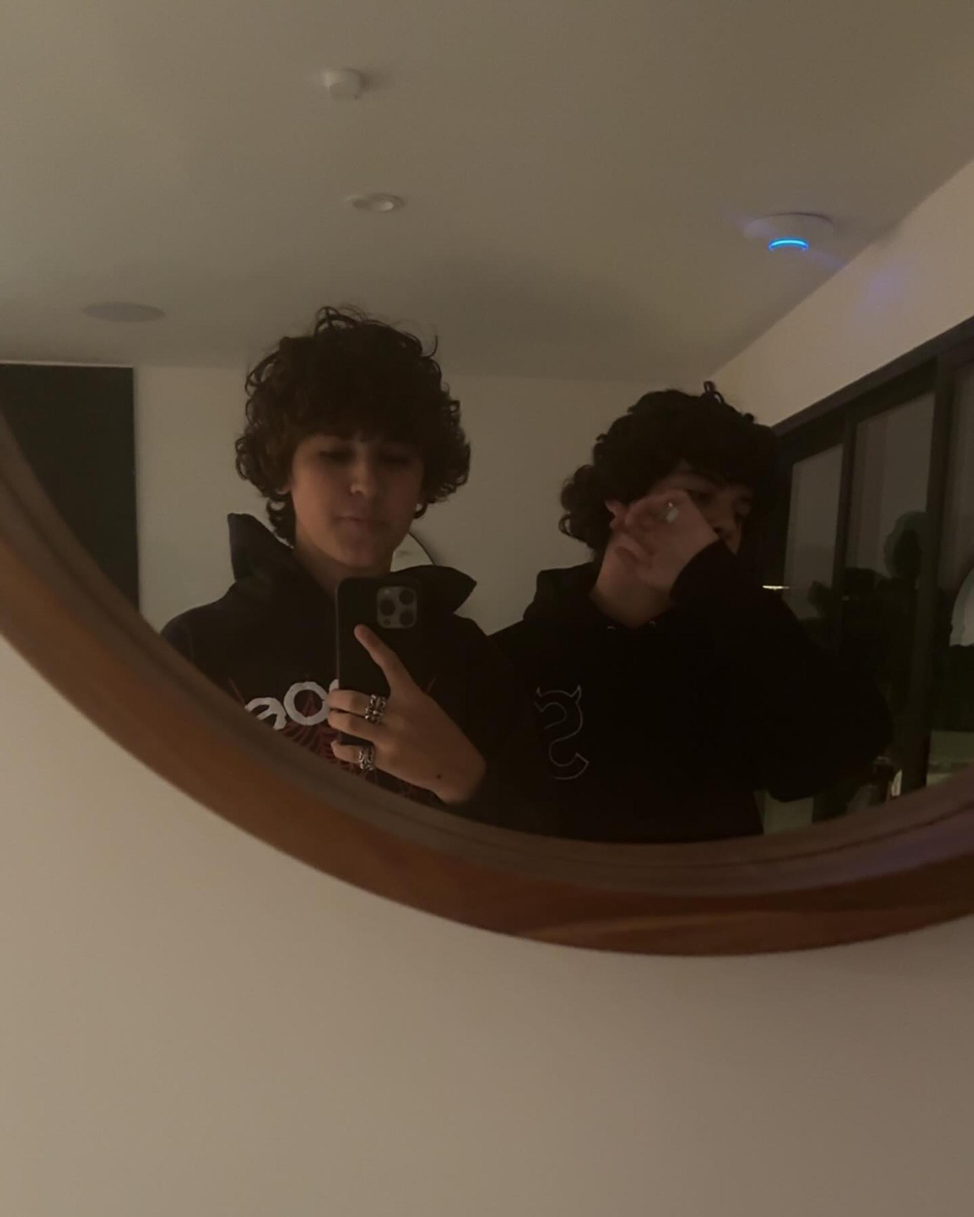 Мэйсон Дисик с приятелем. Фото: Инстаграм* @masondisick