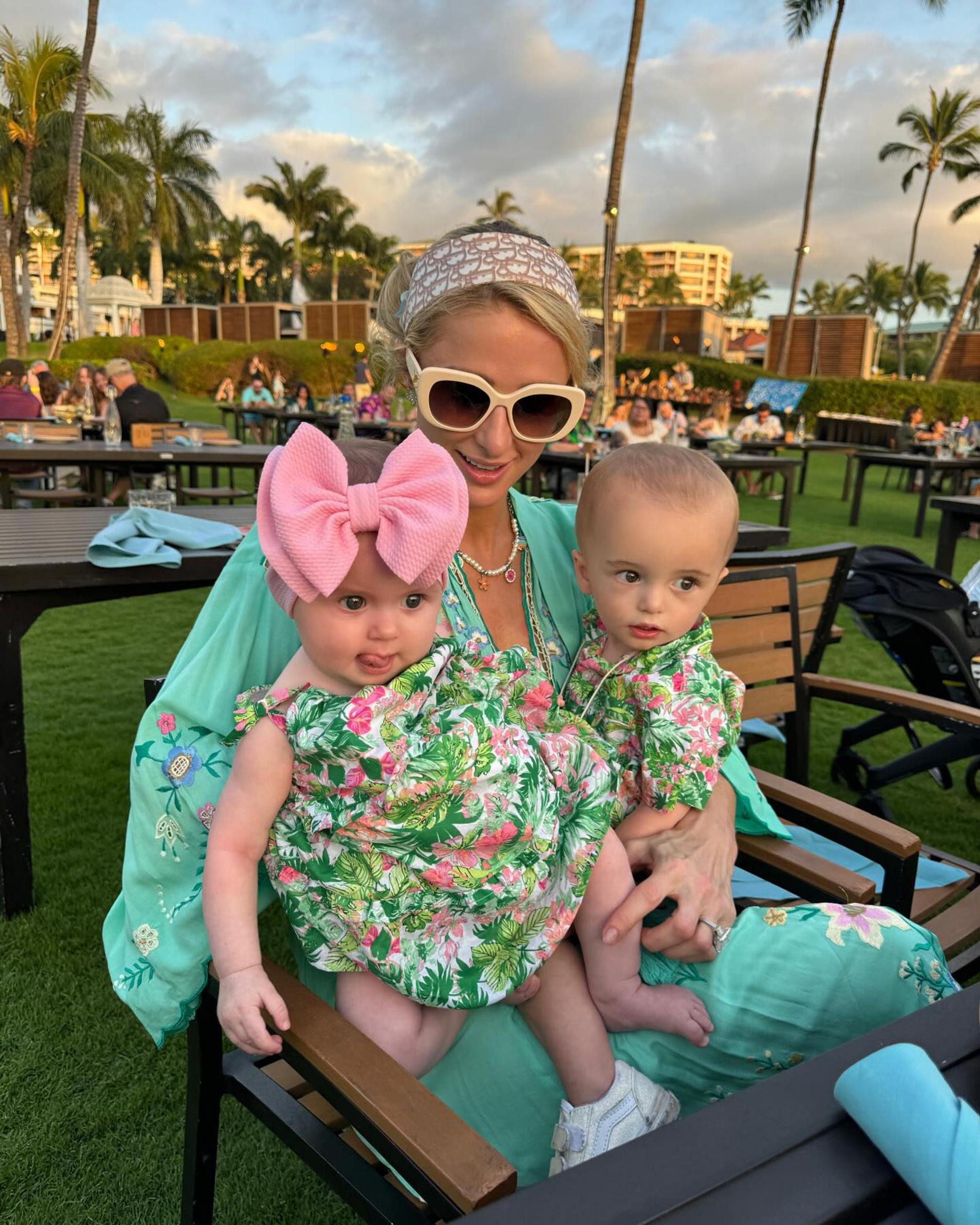 Пэрис Хилтон с сыном Фениксом и дочерью Лондон. Фото: Инстаграм* @parishilton